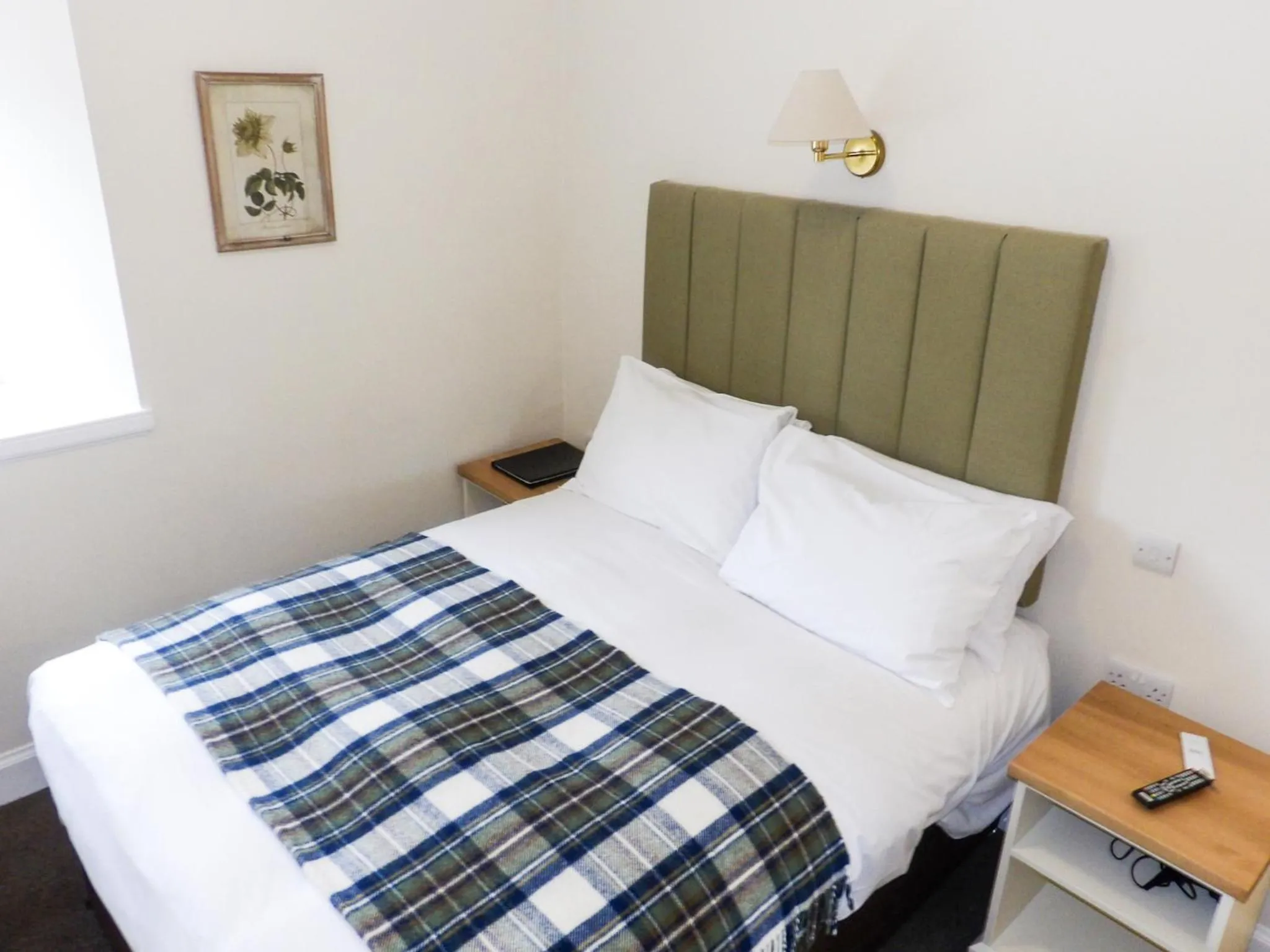 Bedroom, Bed in The Inveraray Inn, BW Signature Collection