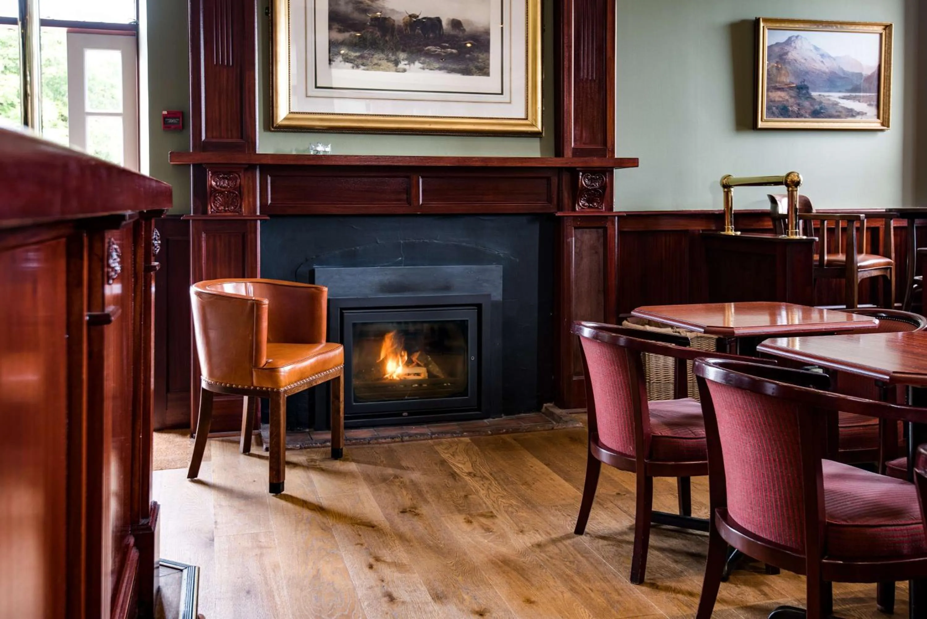 Lounge or bar in The Inveraray Inn, BW Signature Collection