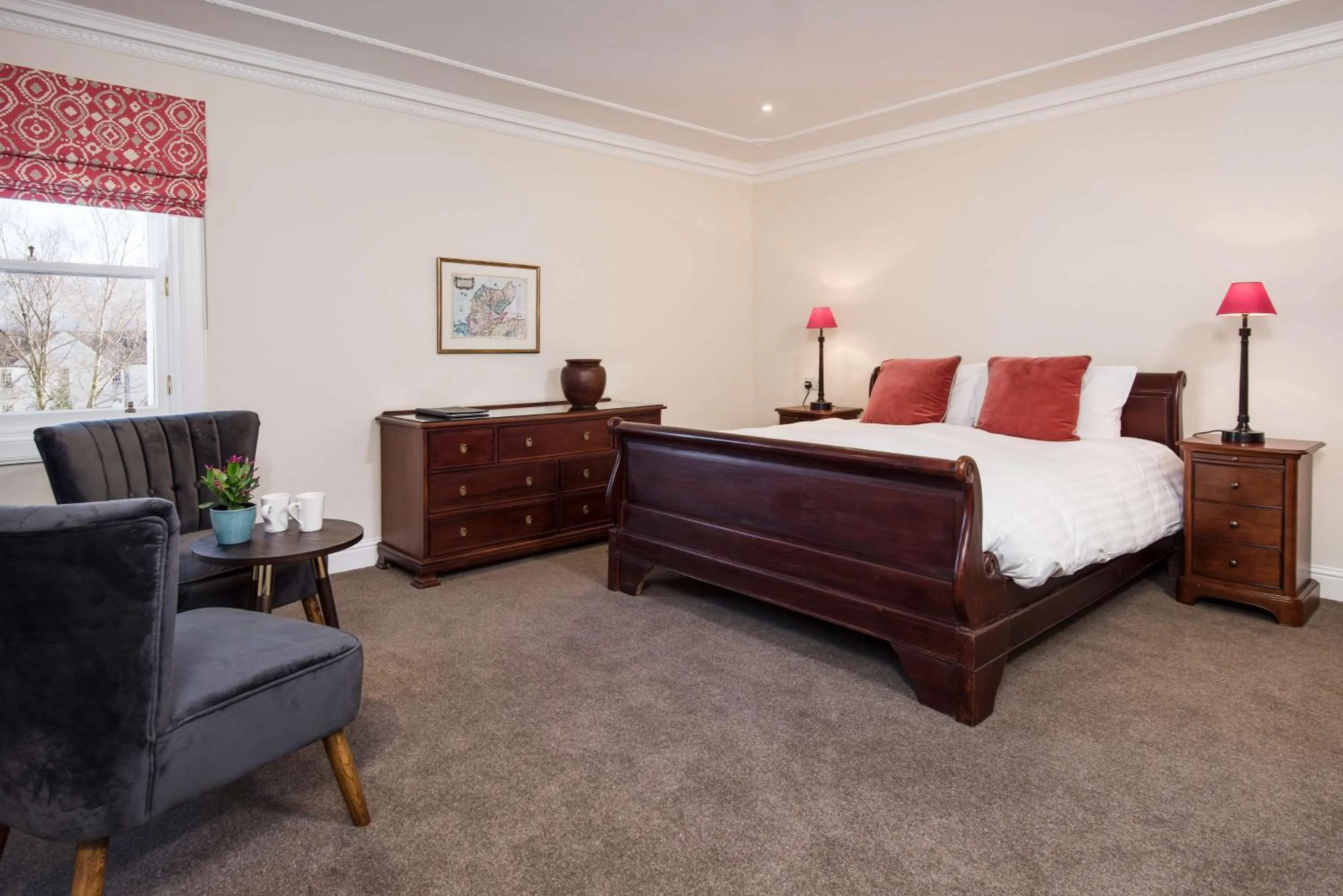 Photo of the whole room, Bed in The Inveraray Inn, BW Signature Collection