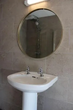 Bathroom in Kildare House Hotel