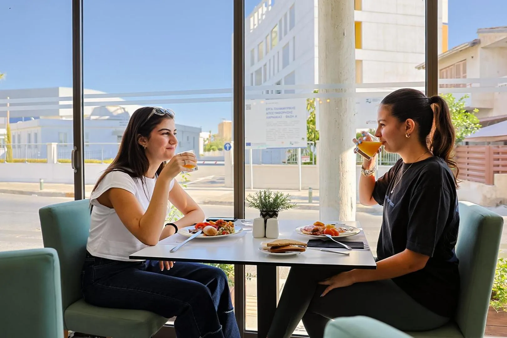 Breakfast in Mikes Kanarium City Hotel
