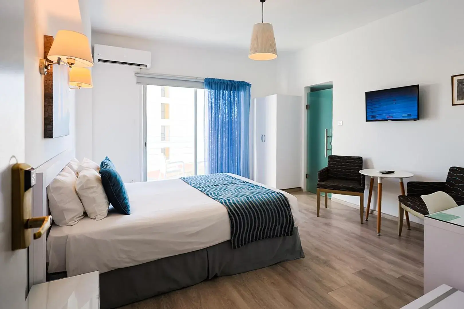 Standard Double or Twin Room in Mikes Kanarium City Hotel Standard Double or Twin Room in Mikes Kanarium City Hotel