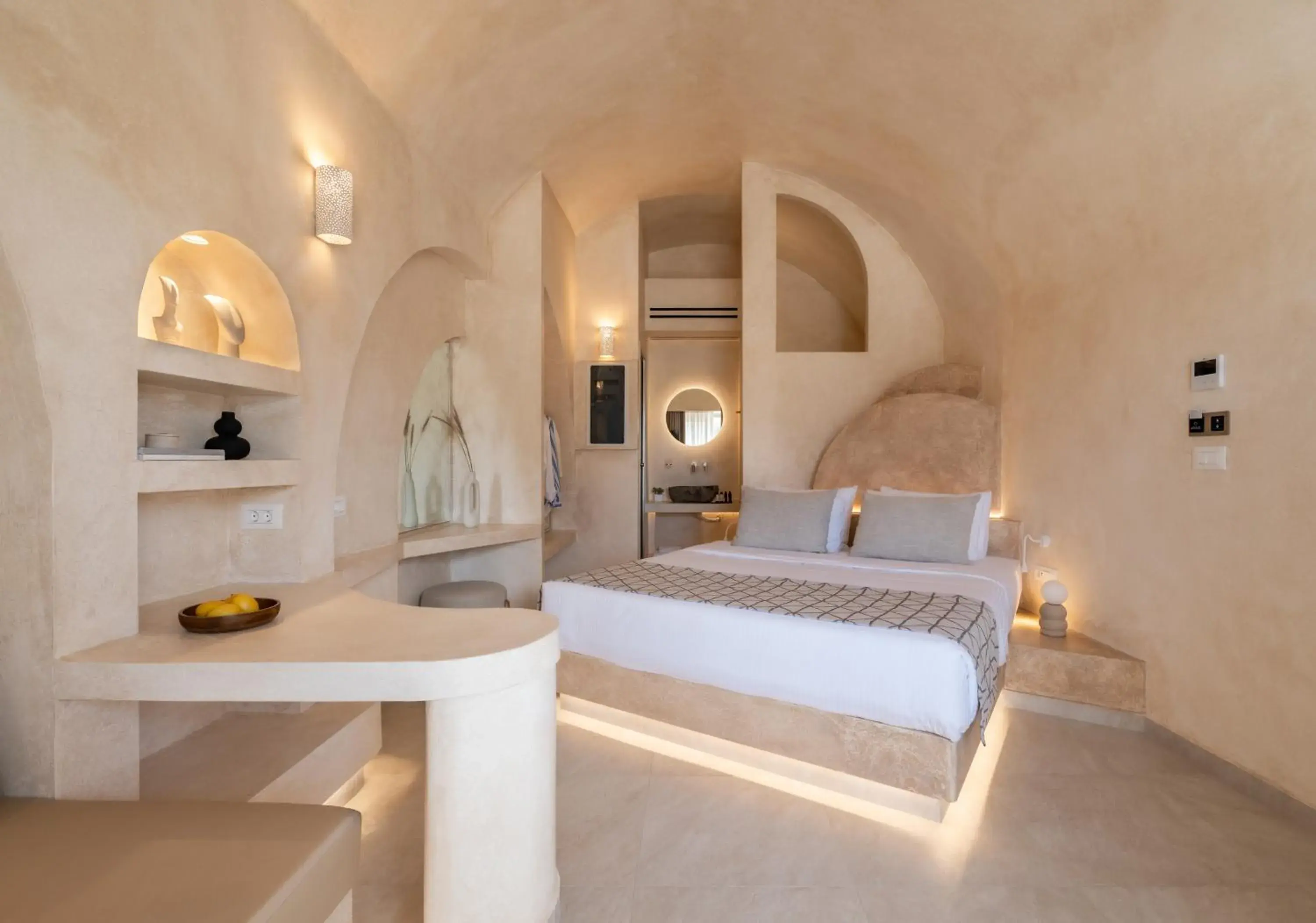 Suite with Hot Tub in Heyday Luxury Suites Suite with Hot Tub in Heyday Luxury Suites