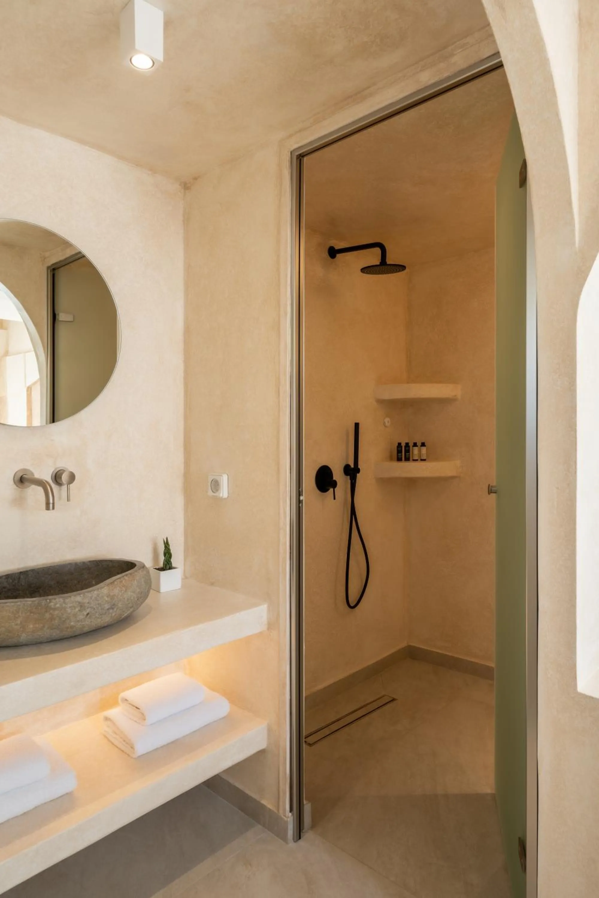 Heyday Luxury Suites