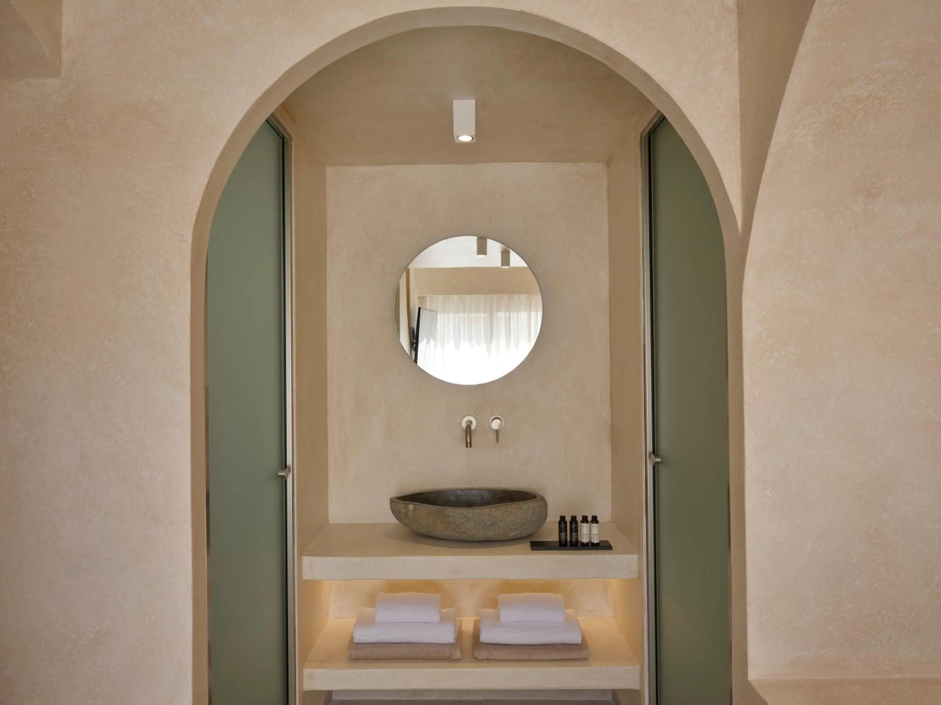 Heyday Luxury Suites