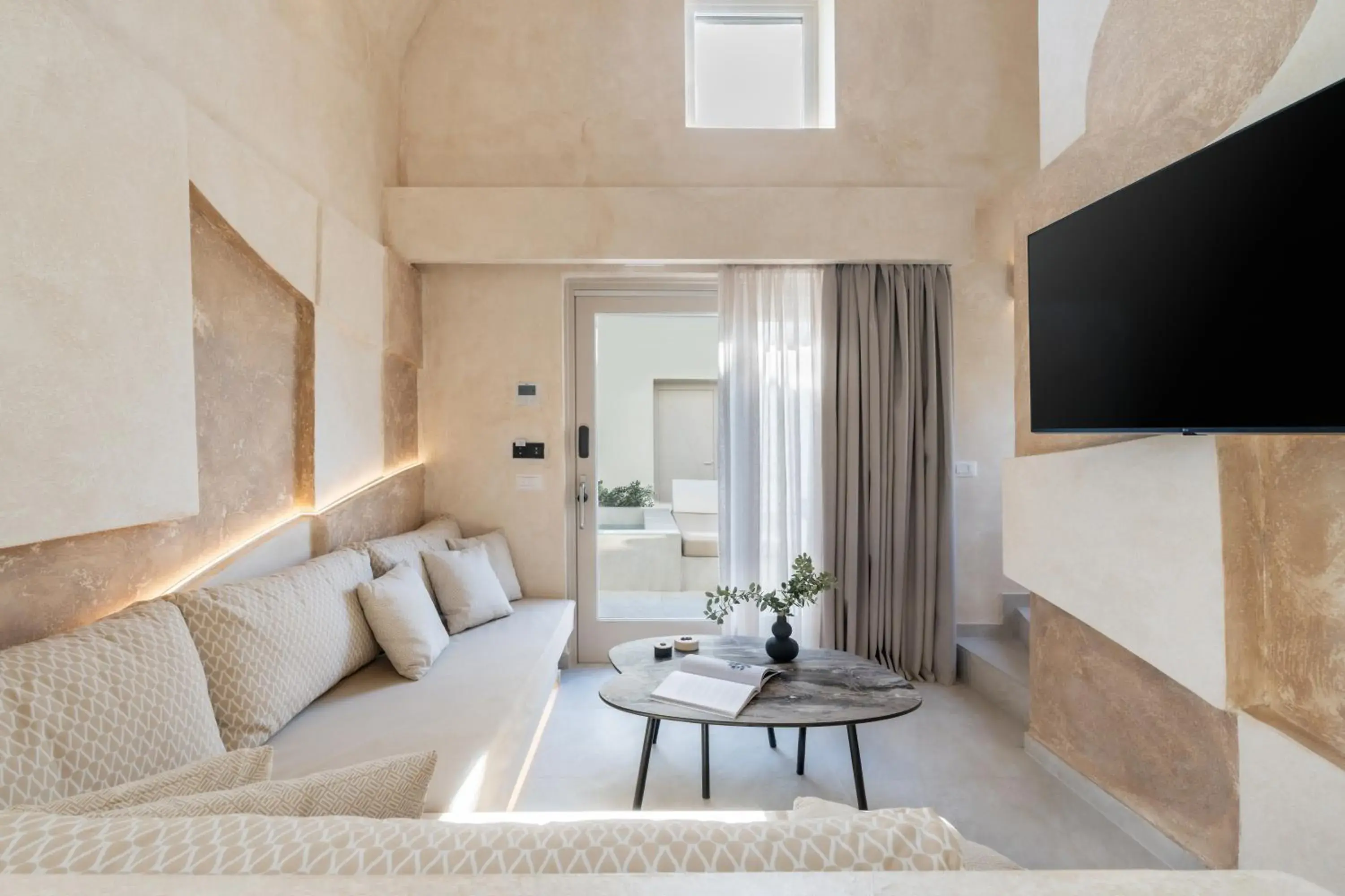 Deluxe Suite with Spa Bath in Heyday Luxury Suites Deluxe Suite with Spa Bath in Heyday Luxury Suites