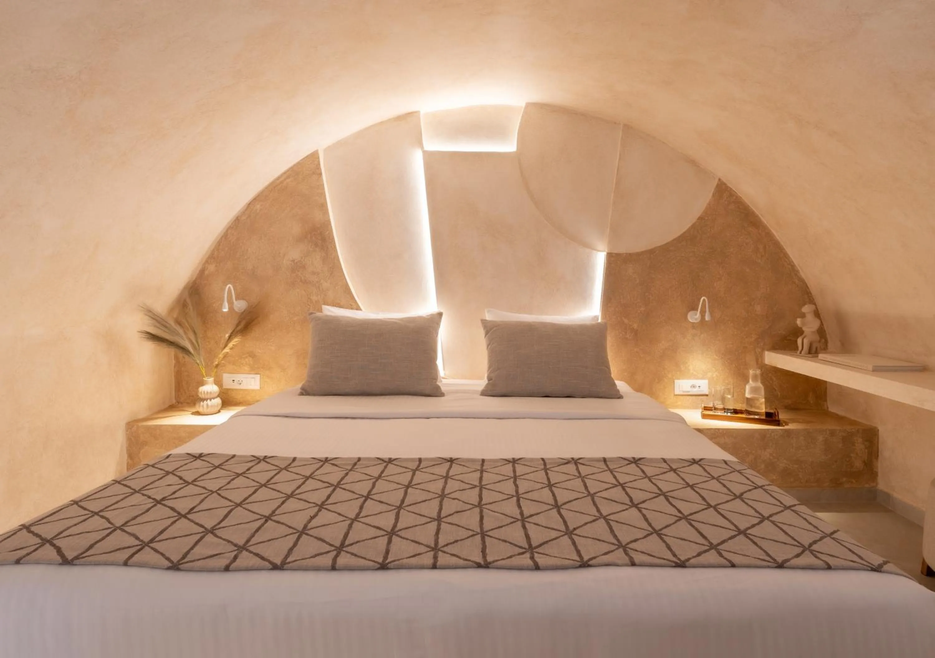 Bed in Heyday Luxury Suites