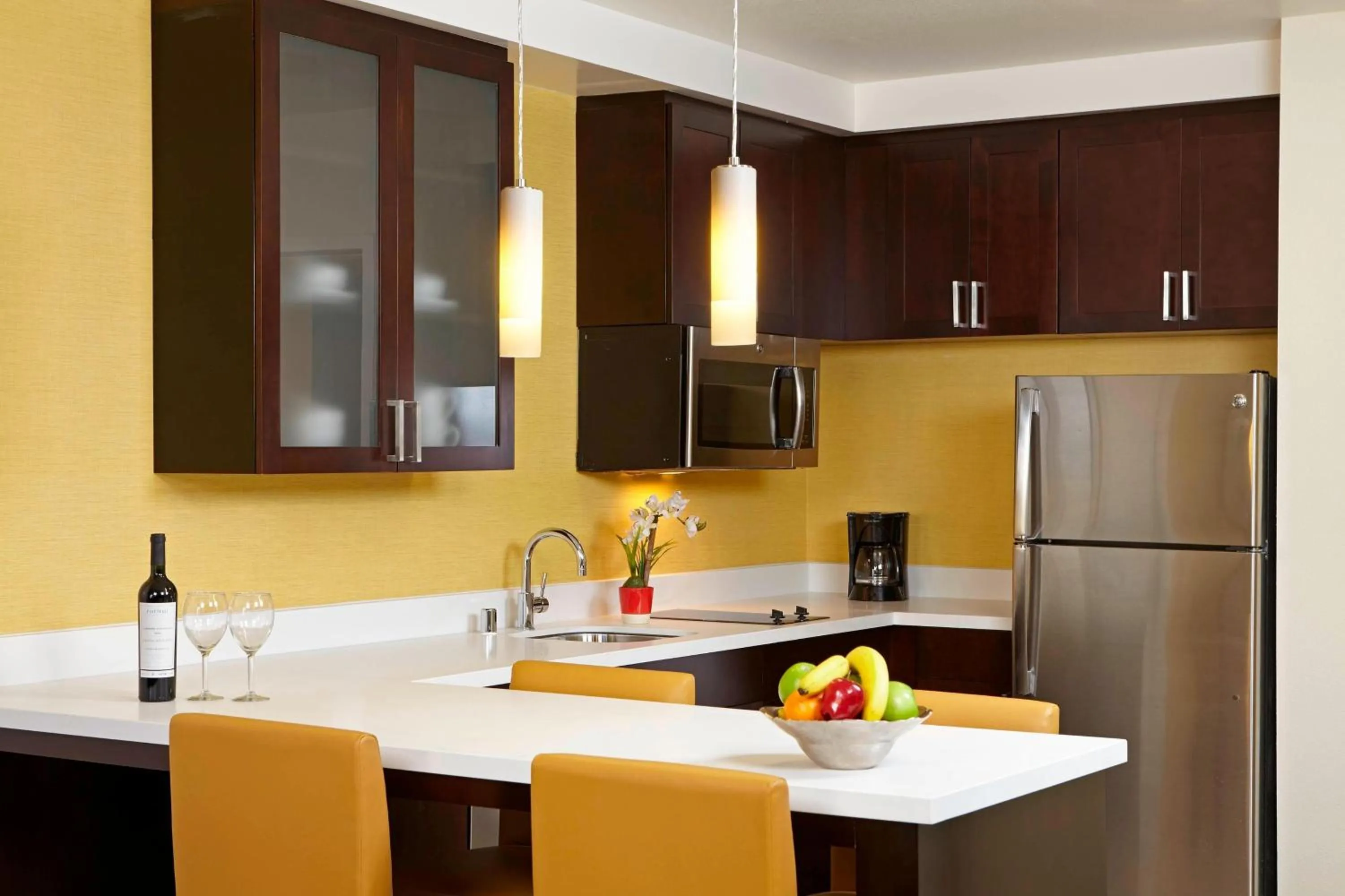 Kitchen or kitchenette in Residence Inn by Marriott Los Angeles LAX/Century Boulevard