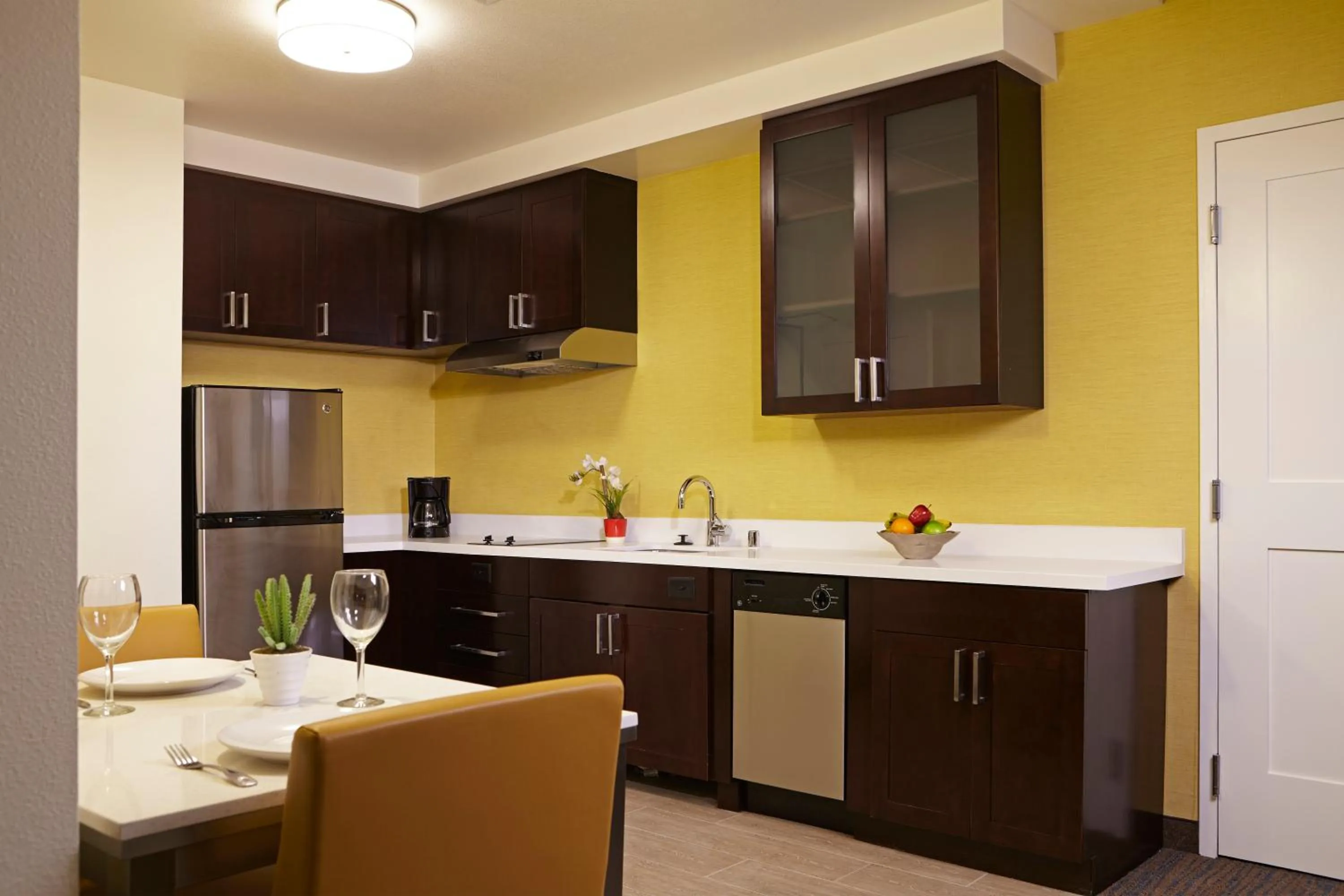 Kitchen or kitchenette in Residence Inn by Marriott Los Angeles LAX/Century Boulevard