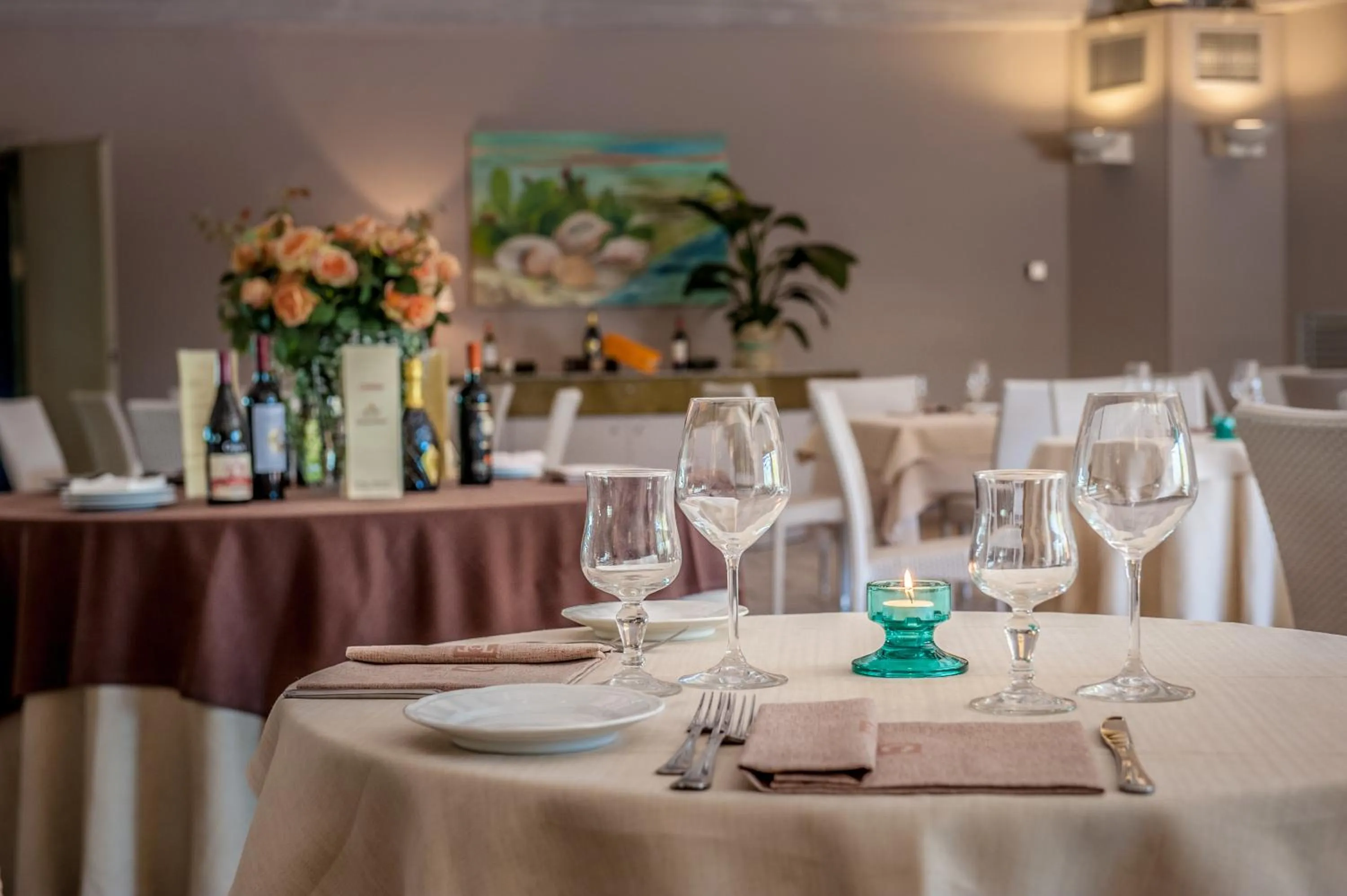 Restaurant/places to eat in Acacia Marina