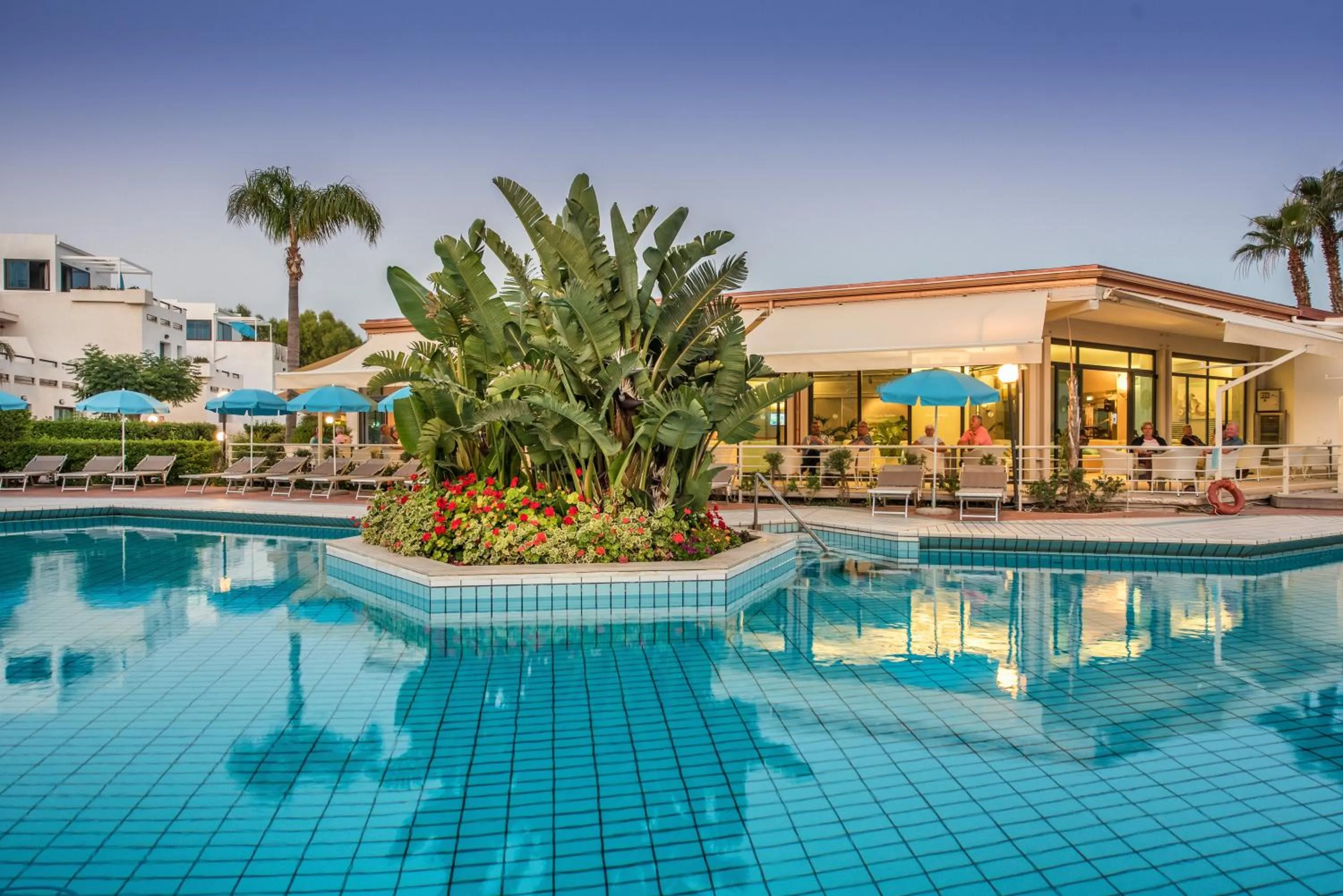 Swimming pool in Acacia Marina