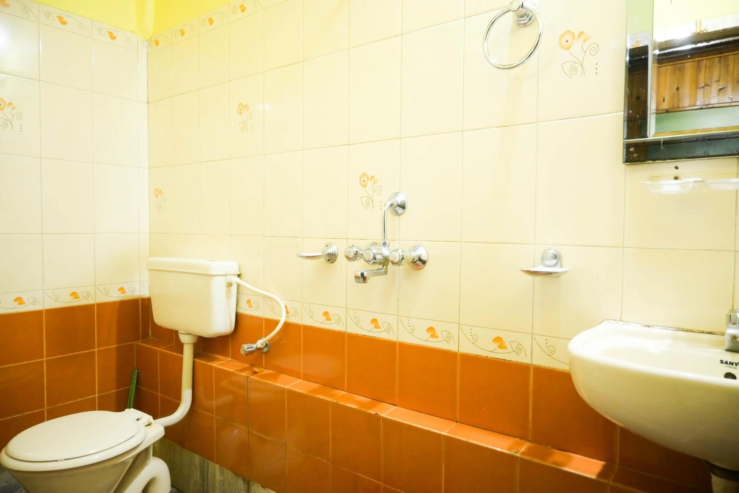 Bathroom in Aranya Jungle Resorts