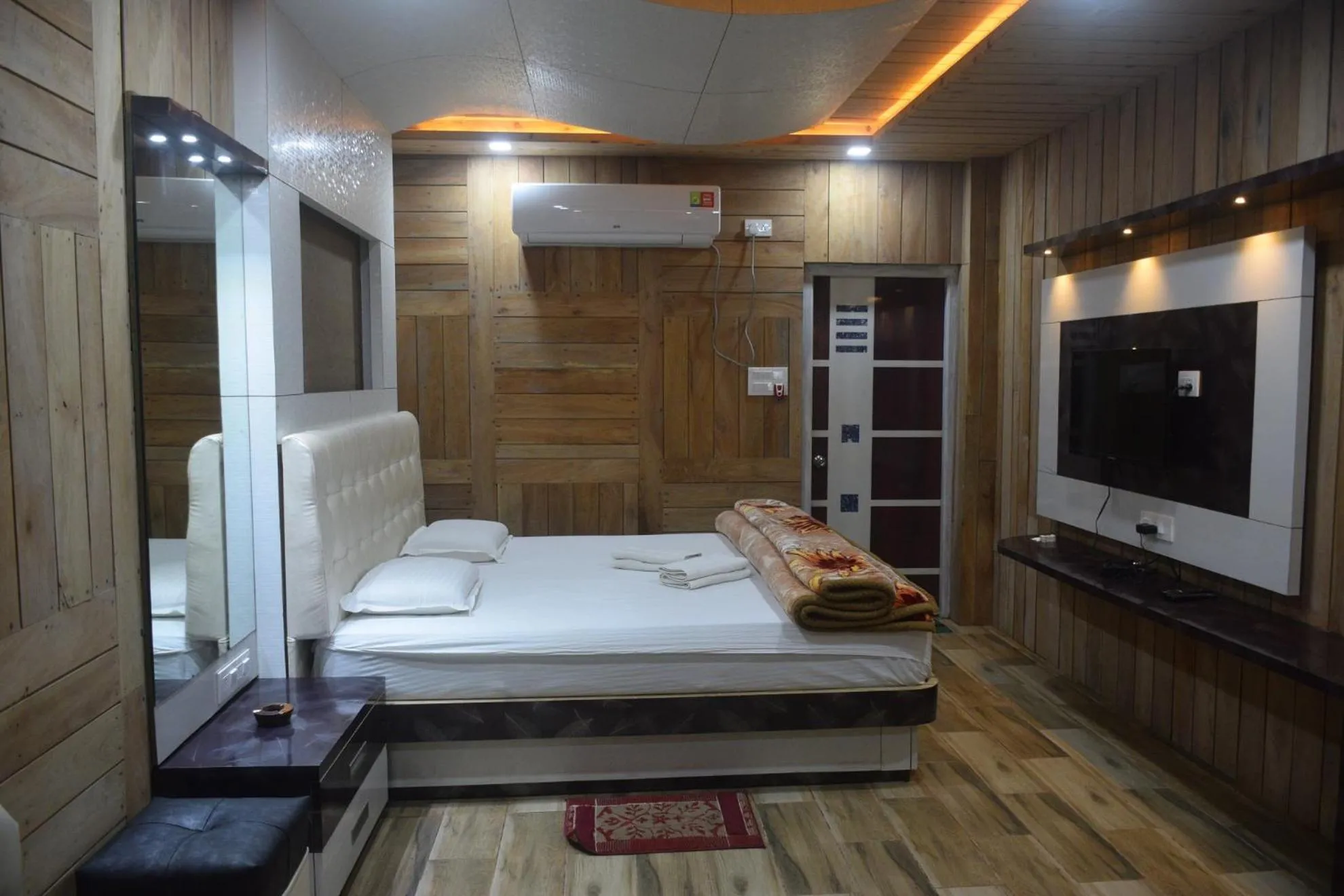 Bedroom in Aranya Jungle Resorts