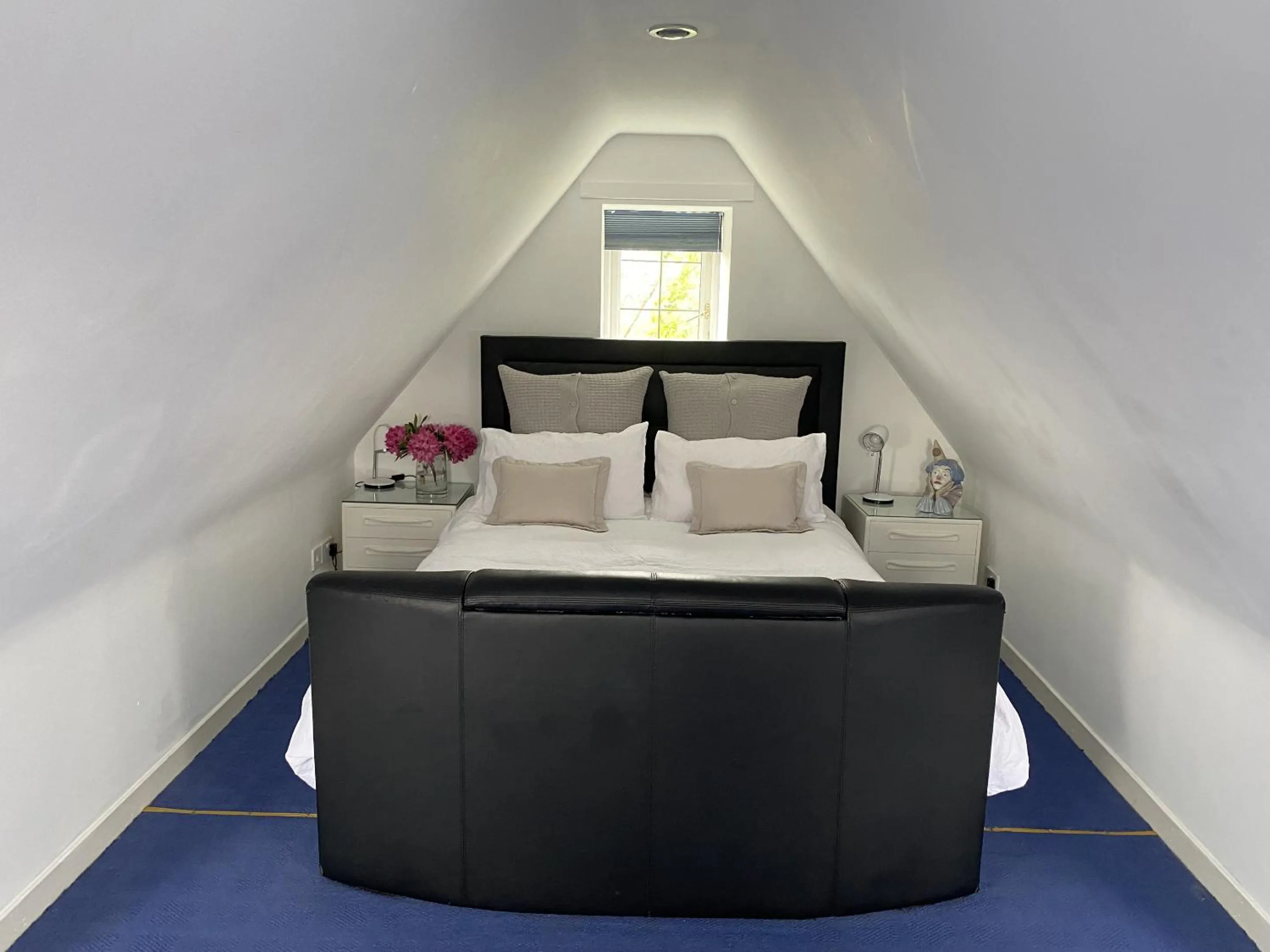 Bedroom, Bed in Carmichael