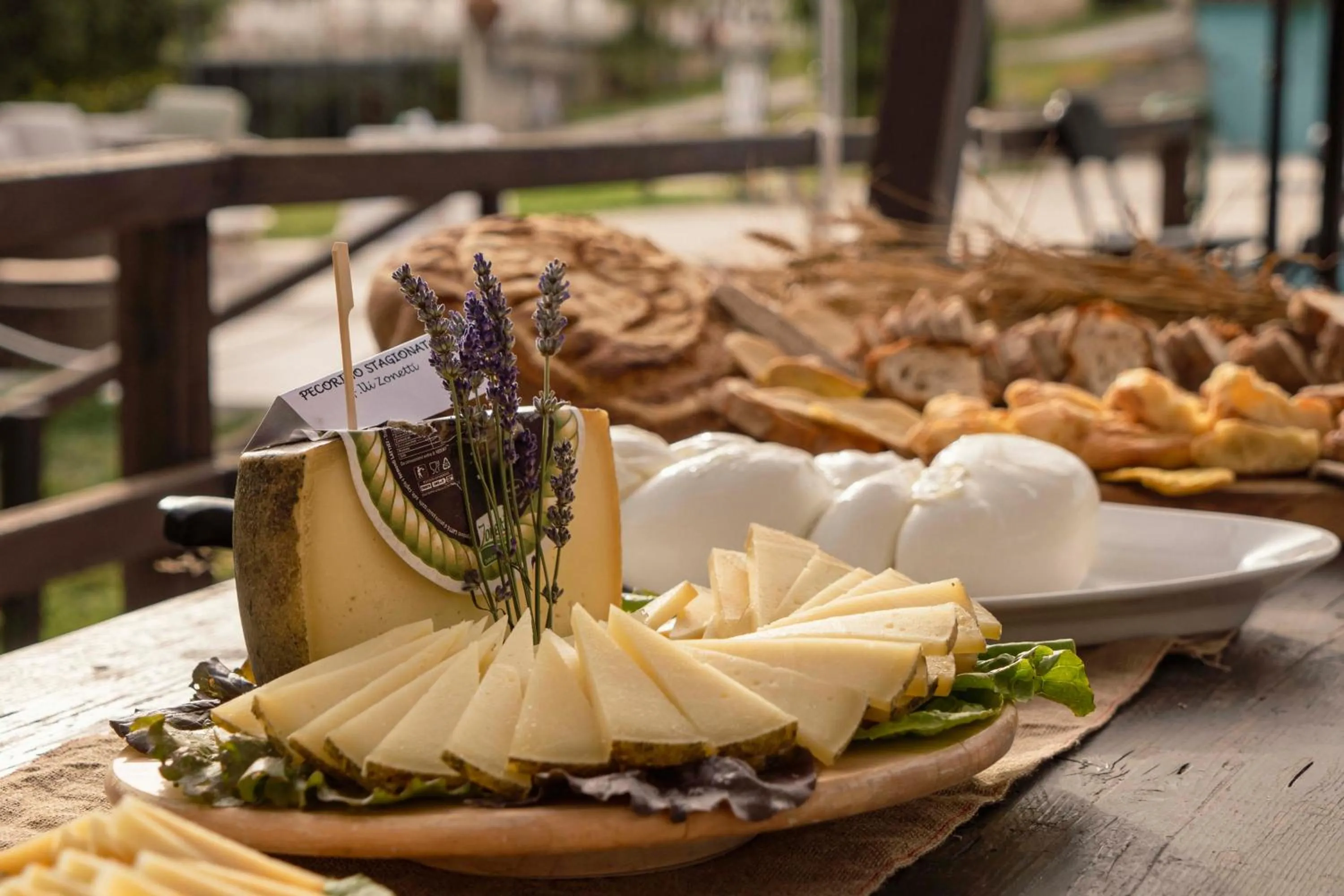 Restaurant/places to eat in Relais Villa D'Assio