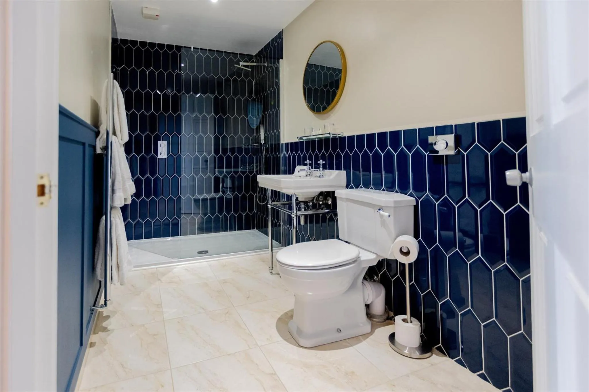 Bathroom in Marshall Meadows Manor House