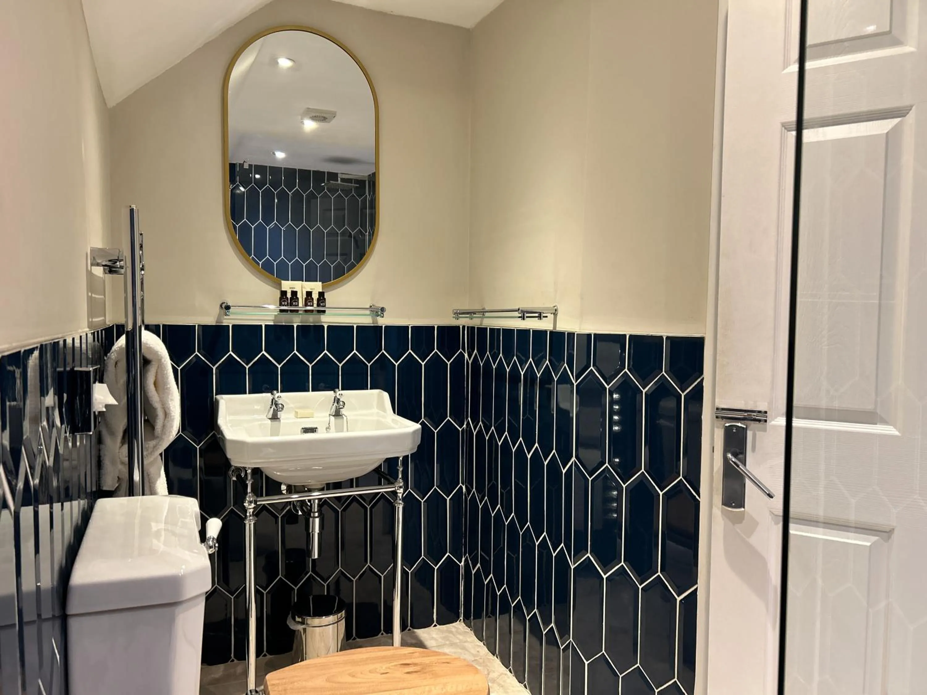 Bathroom in Marshall Meadows Manor House