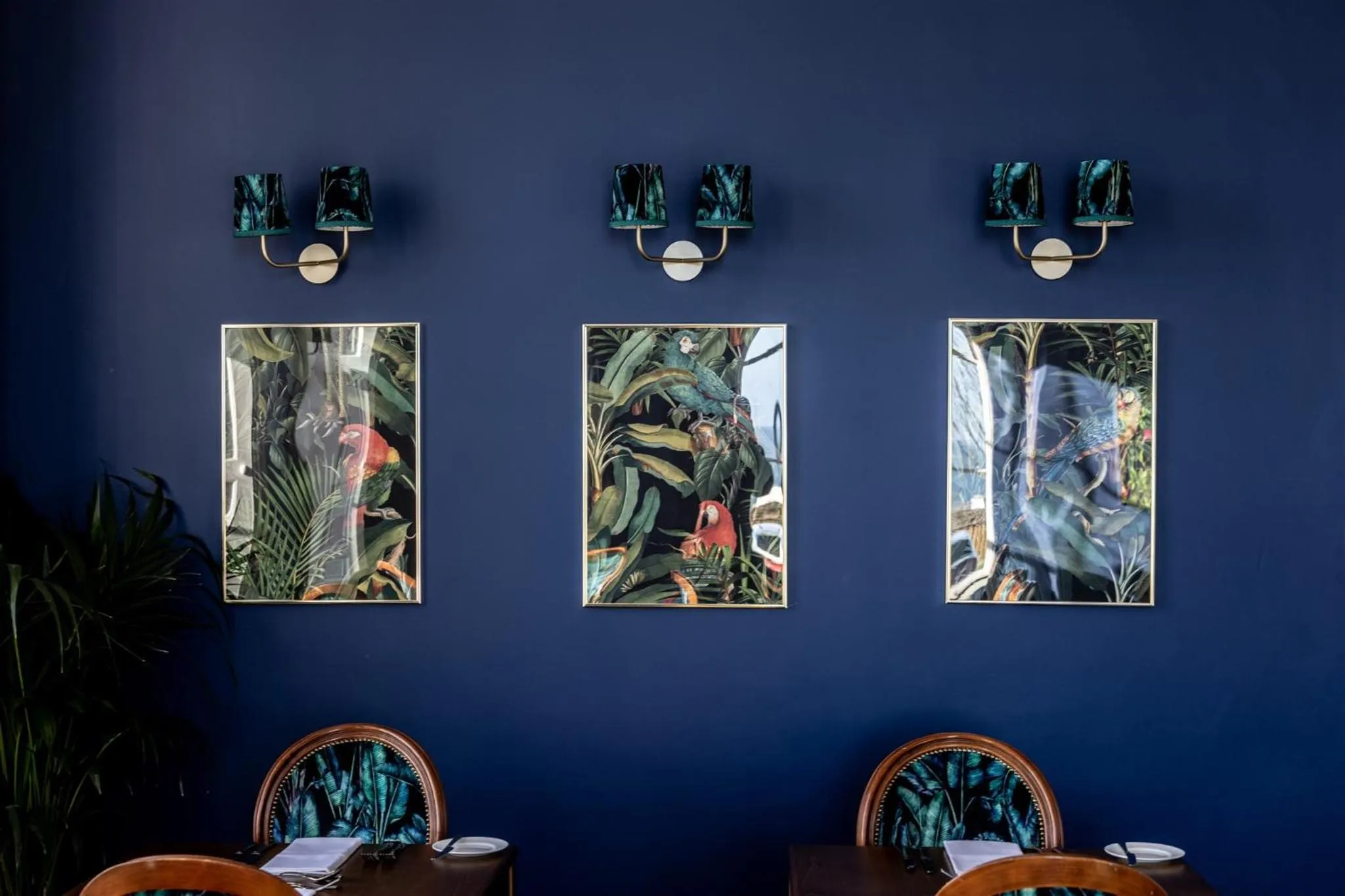 Restaurant/places to eat in Marshall Meadows Manor House