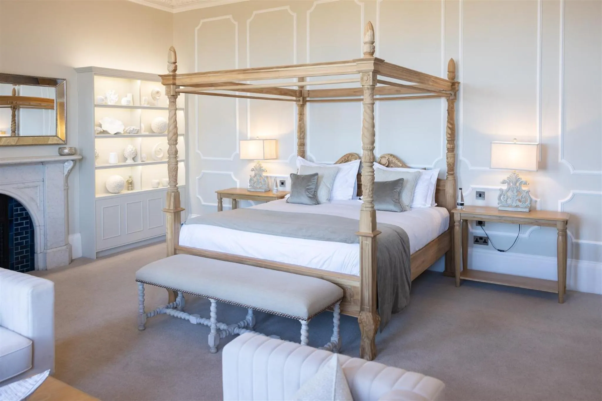 Photo of the whole room, Bed in Marshall Meadows Manor House