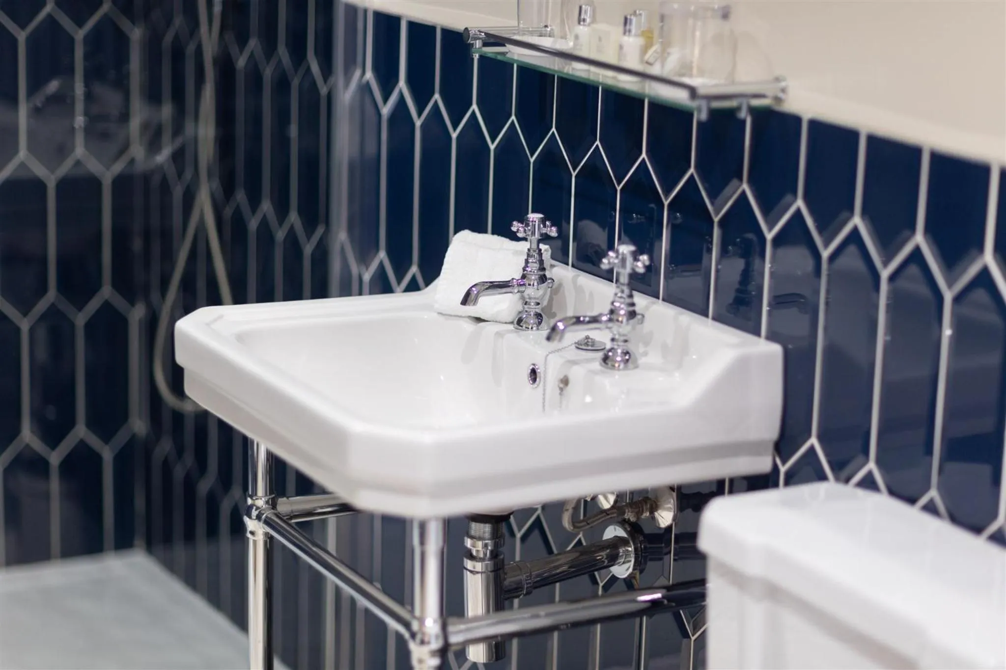 Bathroom in Marshall Meadows Manor House