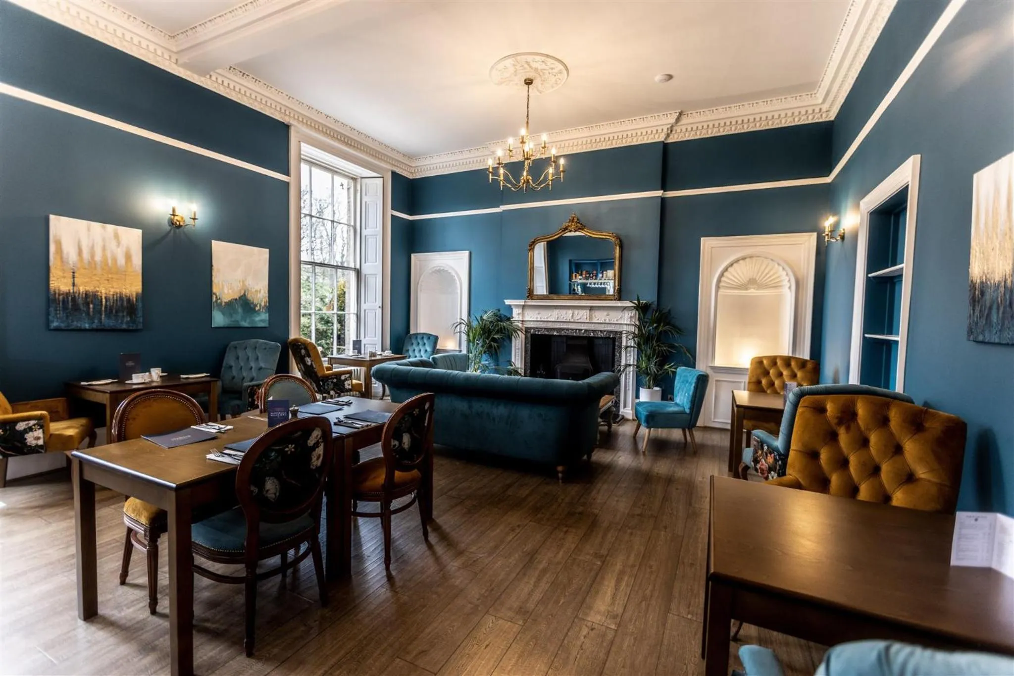 Restaurant/places to eat in Marshall Meadows Manor House