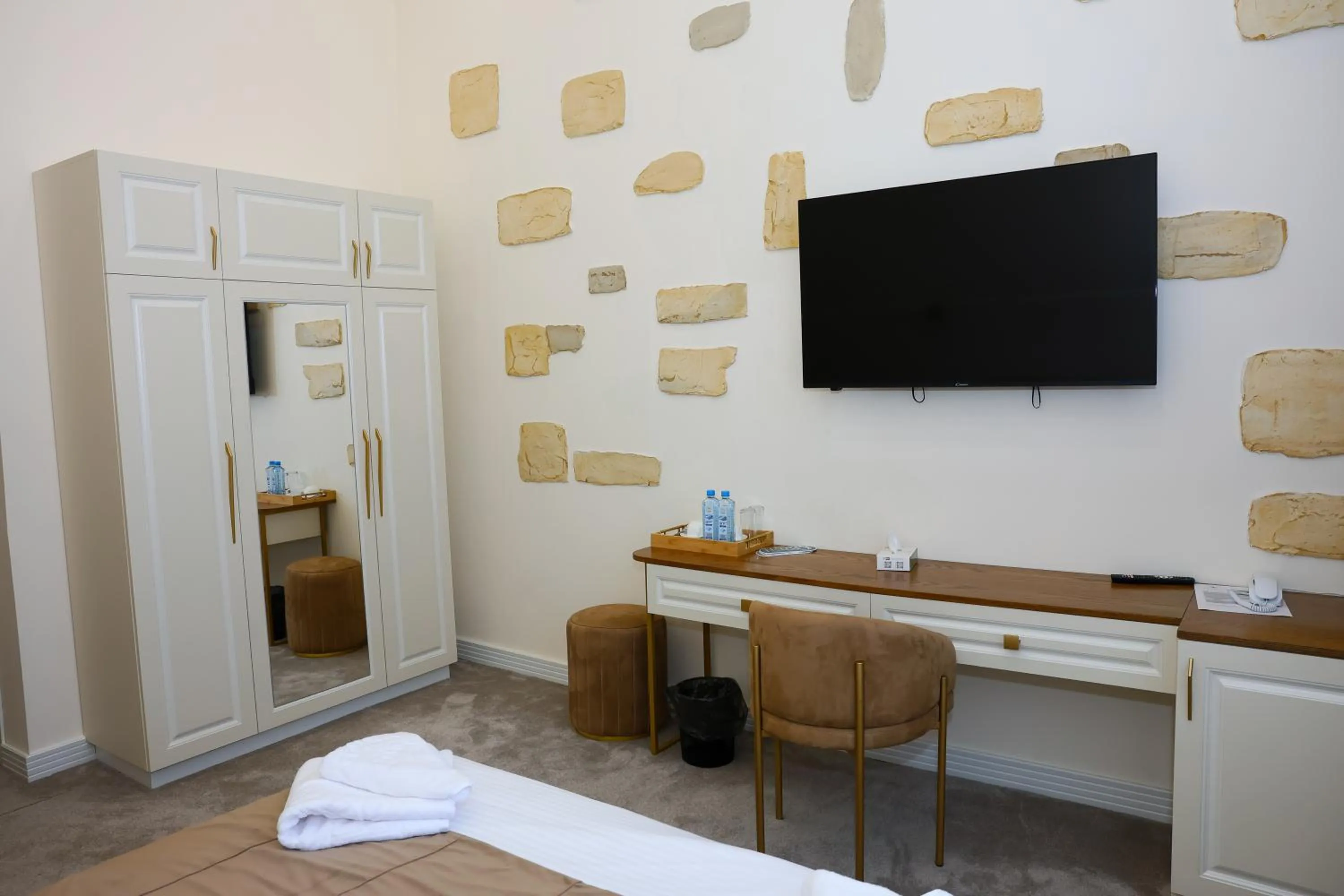 Bedroom, Bed in Ketrin Hotel Restaurant