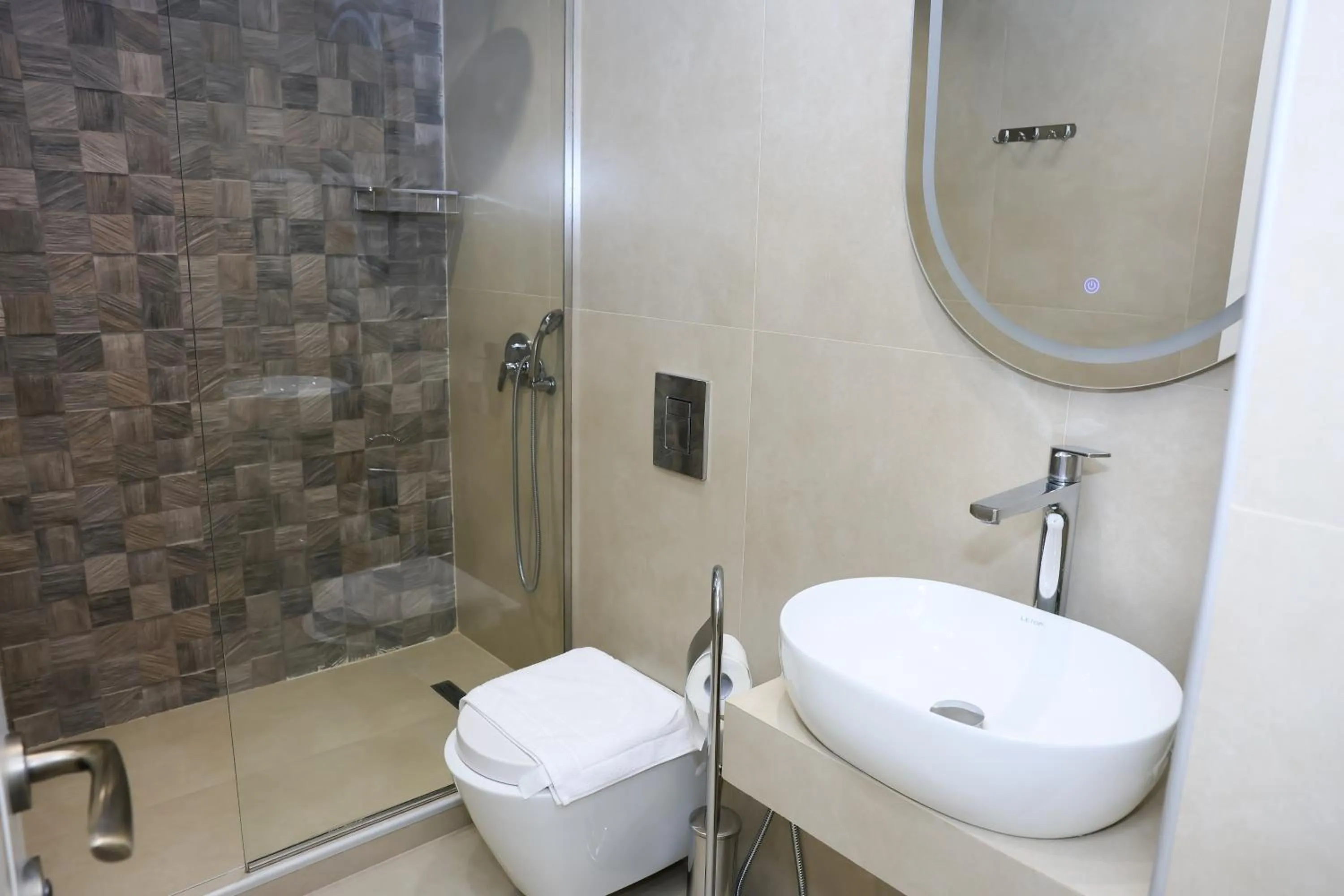 Shower in Ketrin Hotel Restaurant