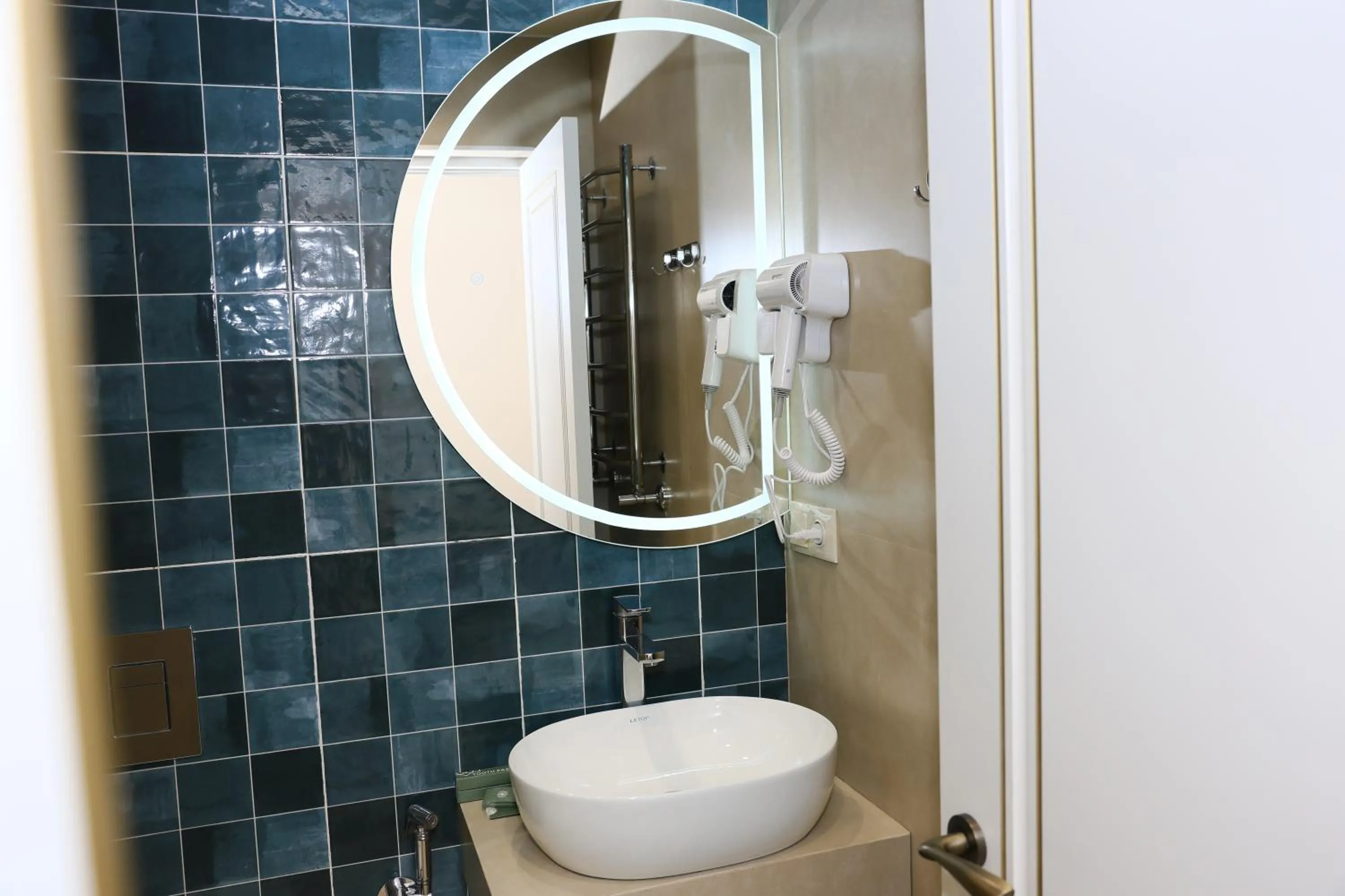 Ketrin Hotel Restaurant