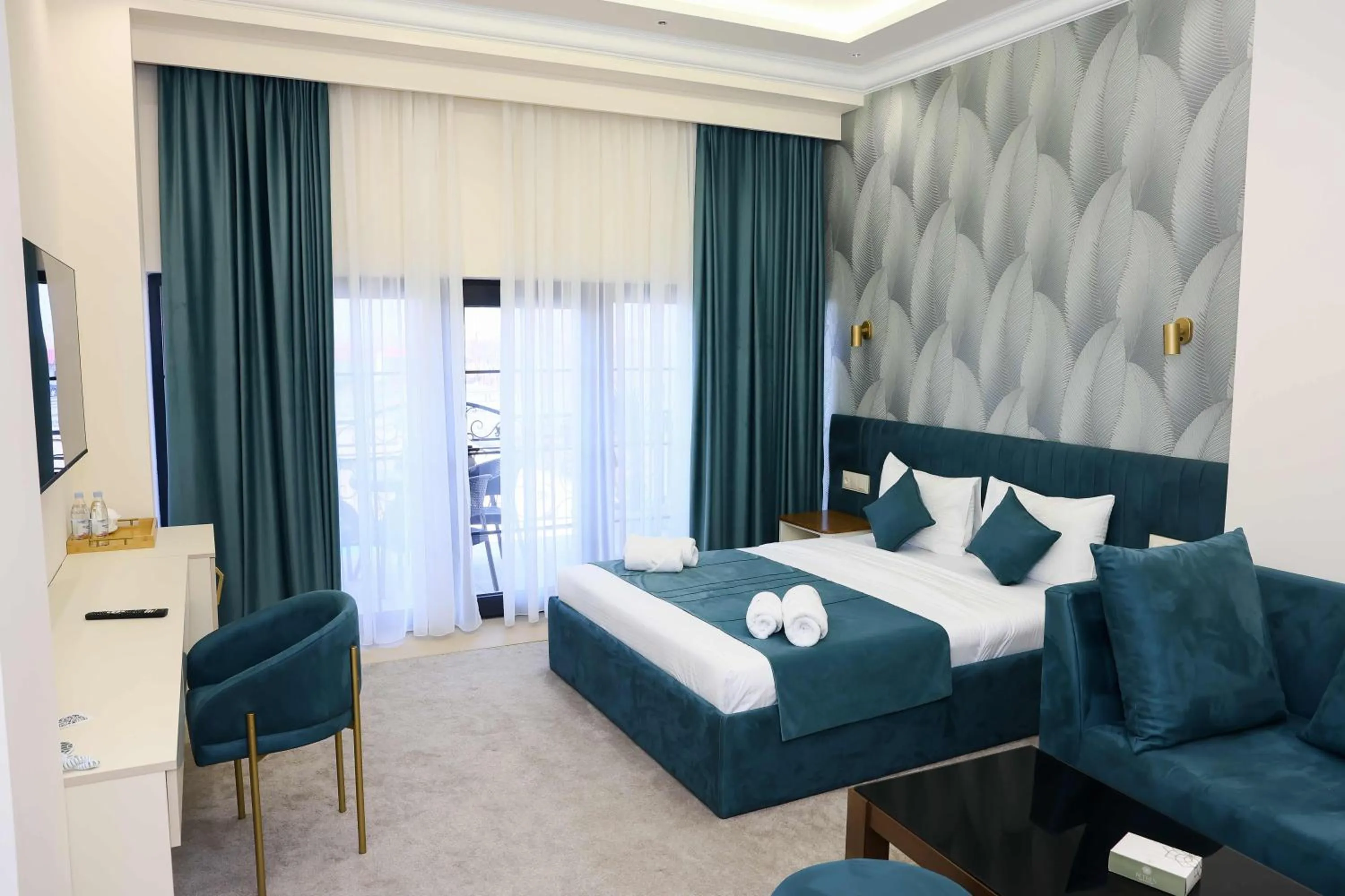 Restaurant/places to eat, Bed in Ketrin Hotel Restaurant