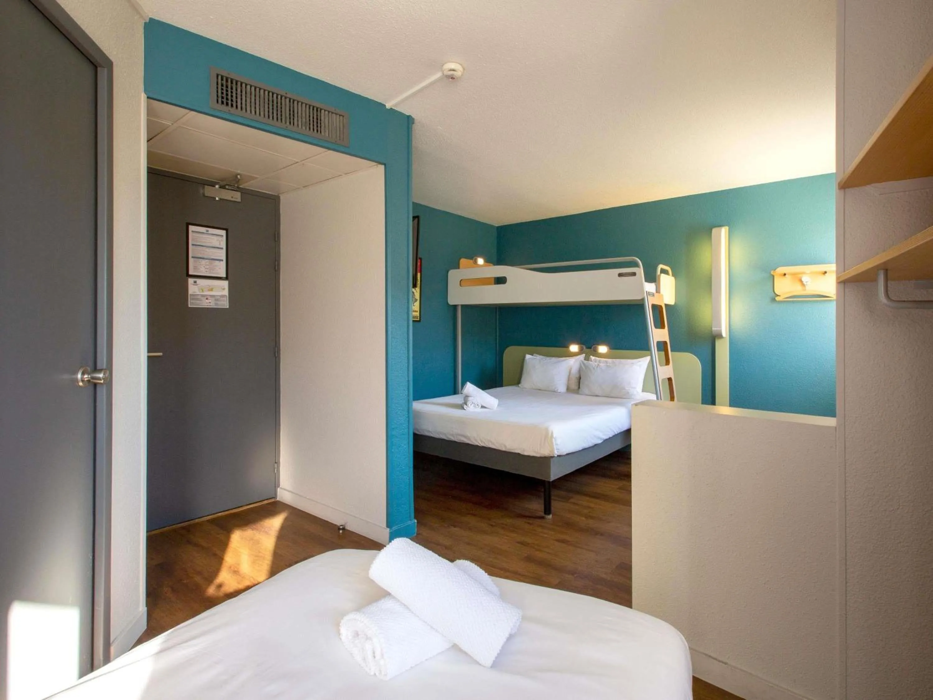 Bedroom, Bed in ibis budget Avignon Centre