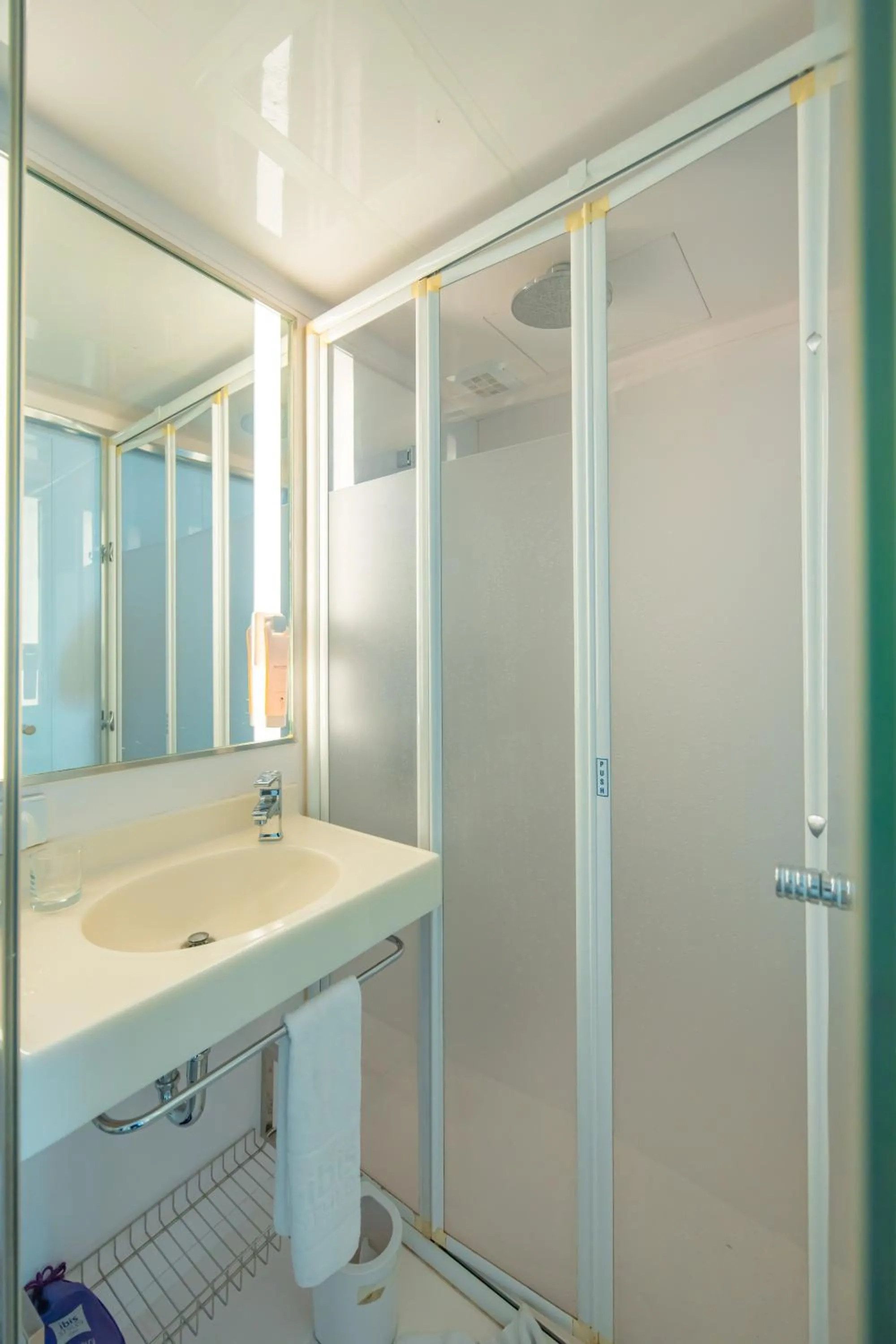 Toilet in ibis Styles Ambassador Seoul Myeong-dong