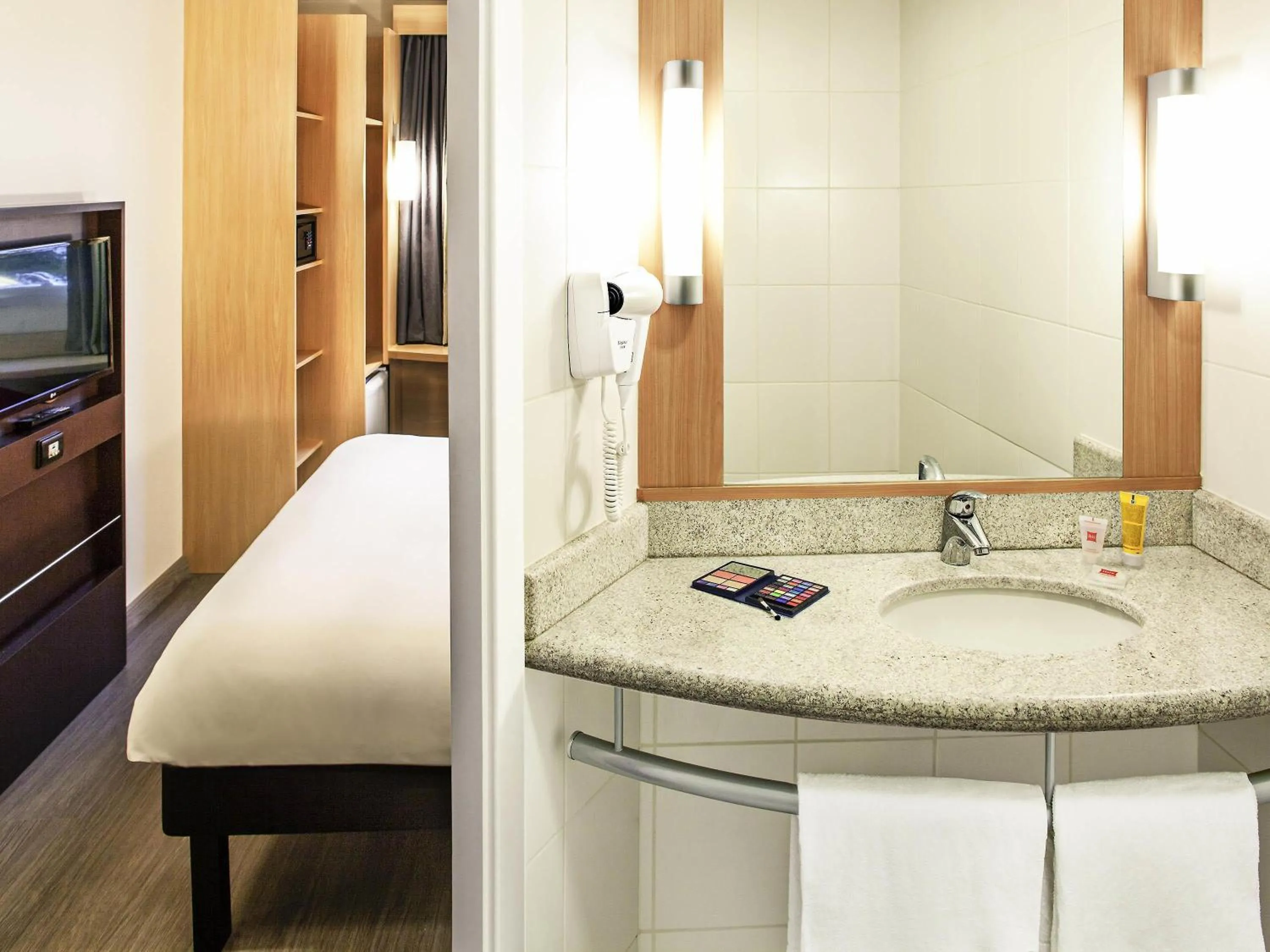 Bedroom in ibis Rio de Janeiro Parque Olimpico