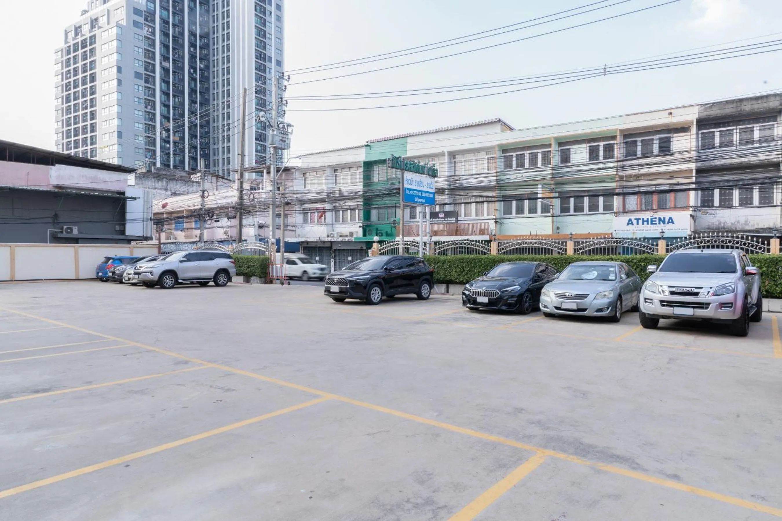 Parking in Nicha Residence Hotel
