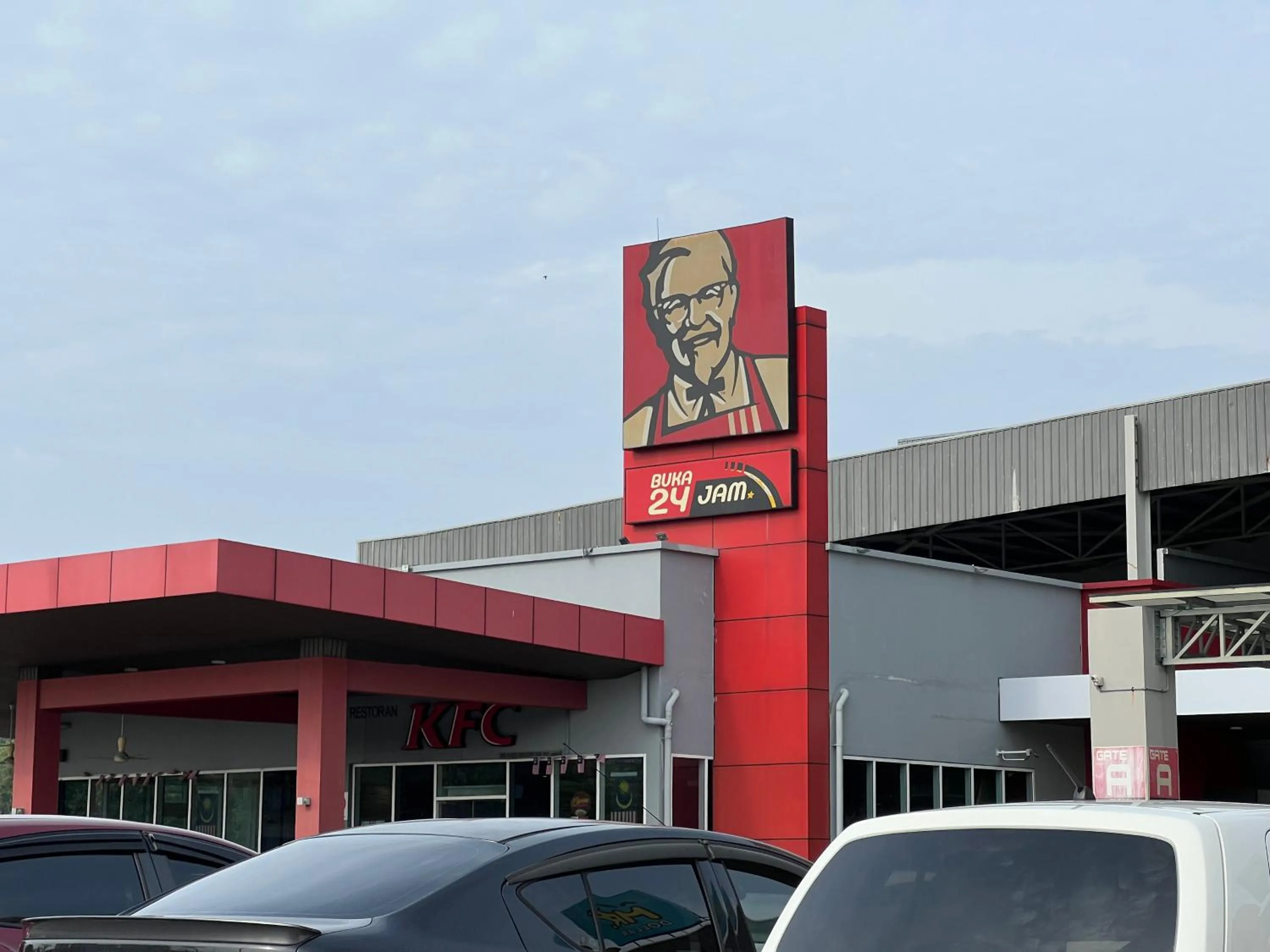 Restaurant/places to eat in Afie Roomstay KLIA Airport Transit