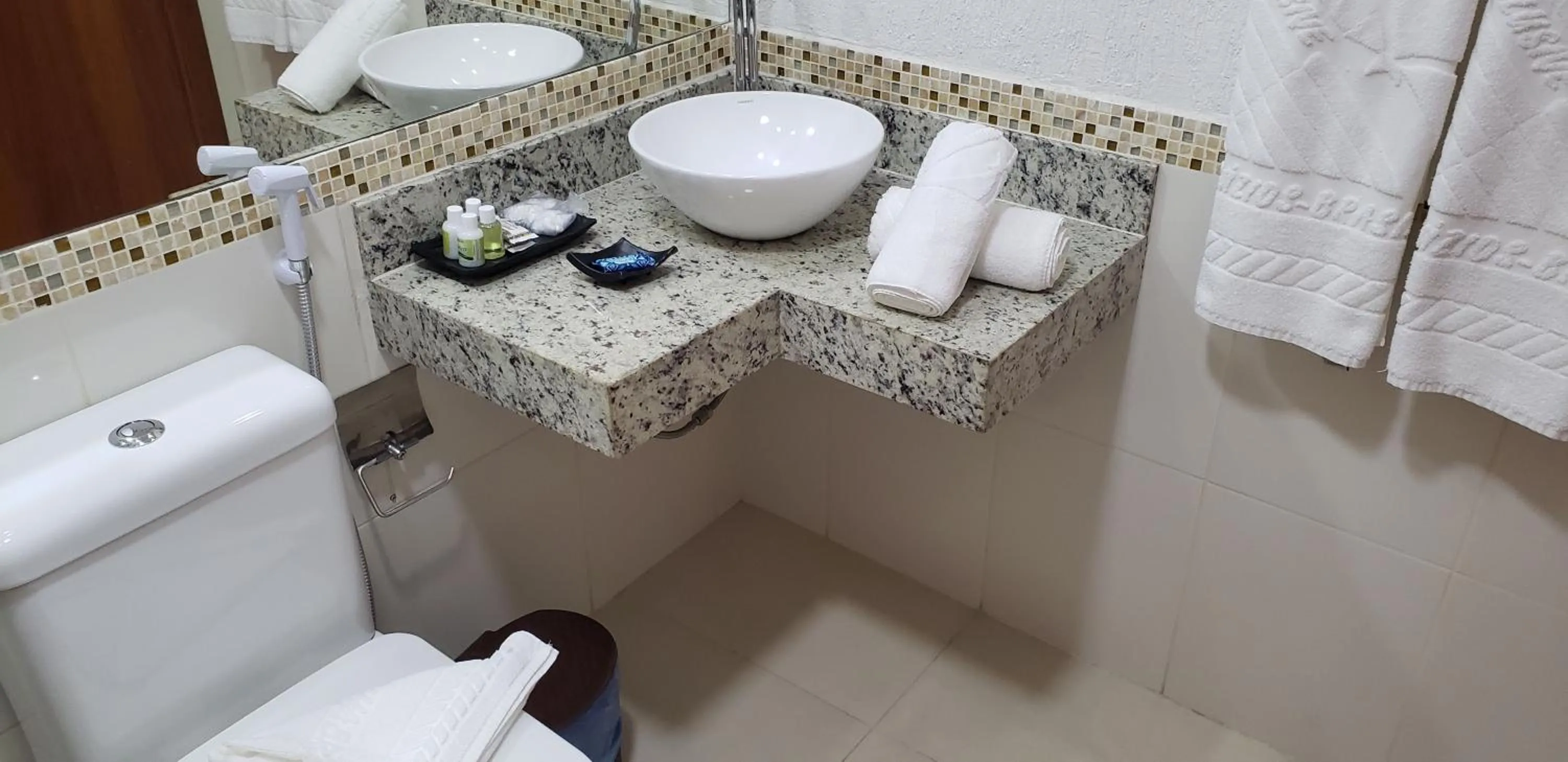 Toilet in Ilha Branca Exclusive Hotel