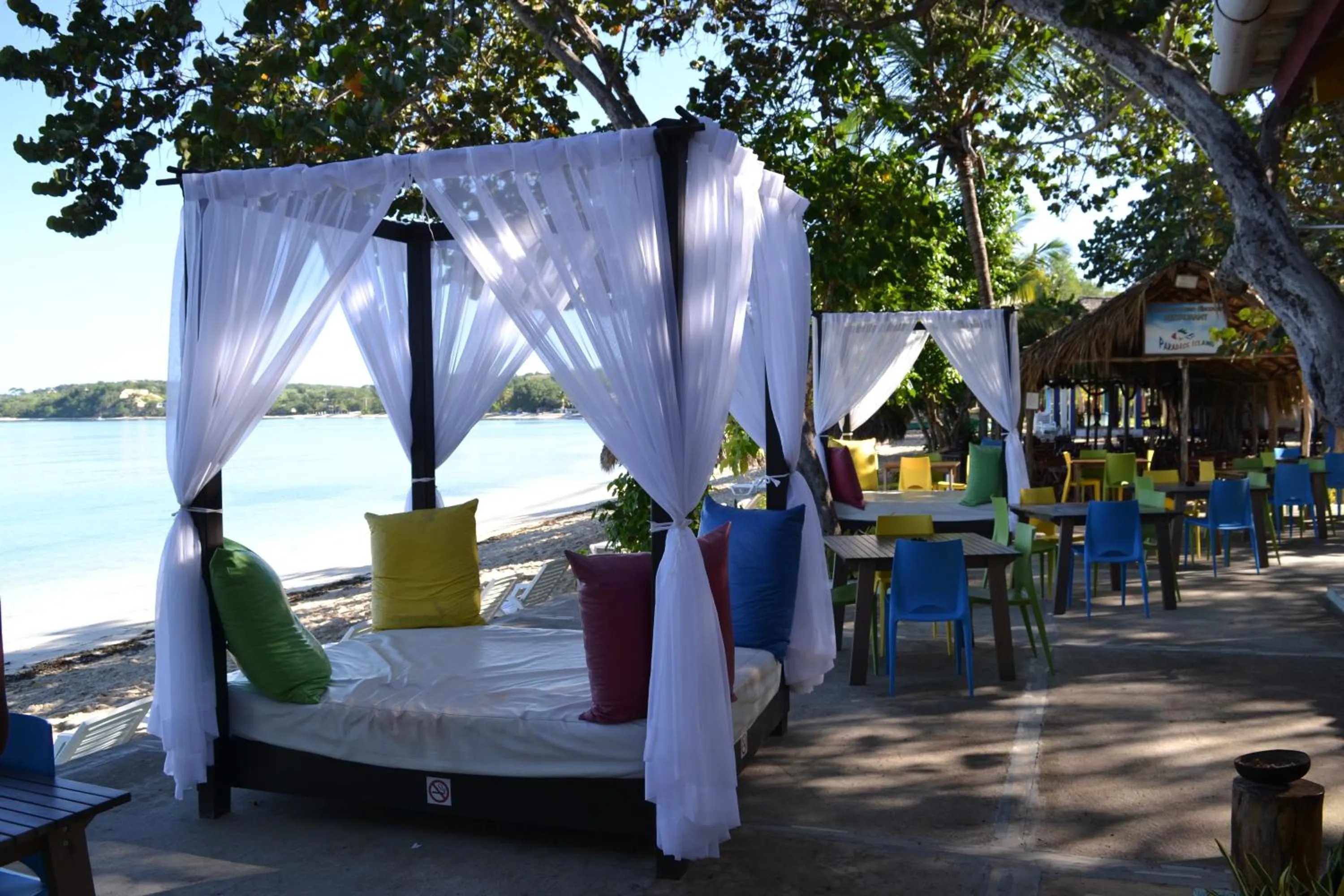 Restaurant/places to eat in Paradise Island Beach Resort