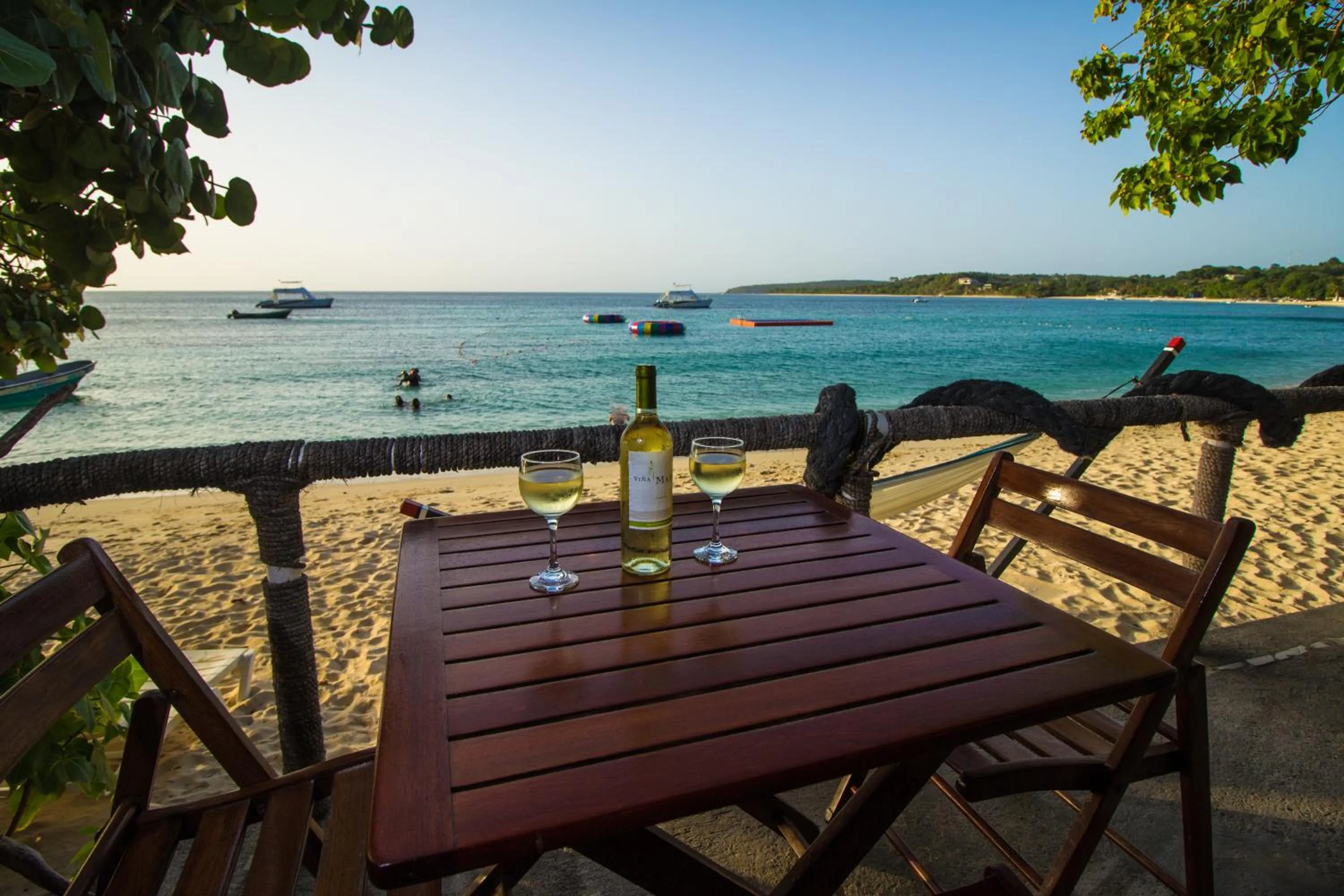 Food and drinks in Paradise Island Beach Resort