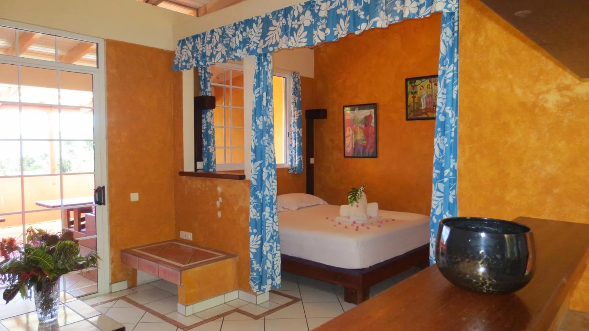 Bedroom, Bed in Sunset Hill Lodge