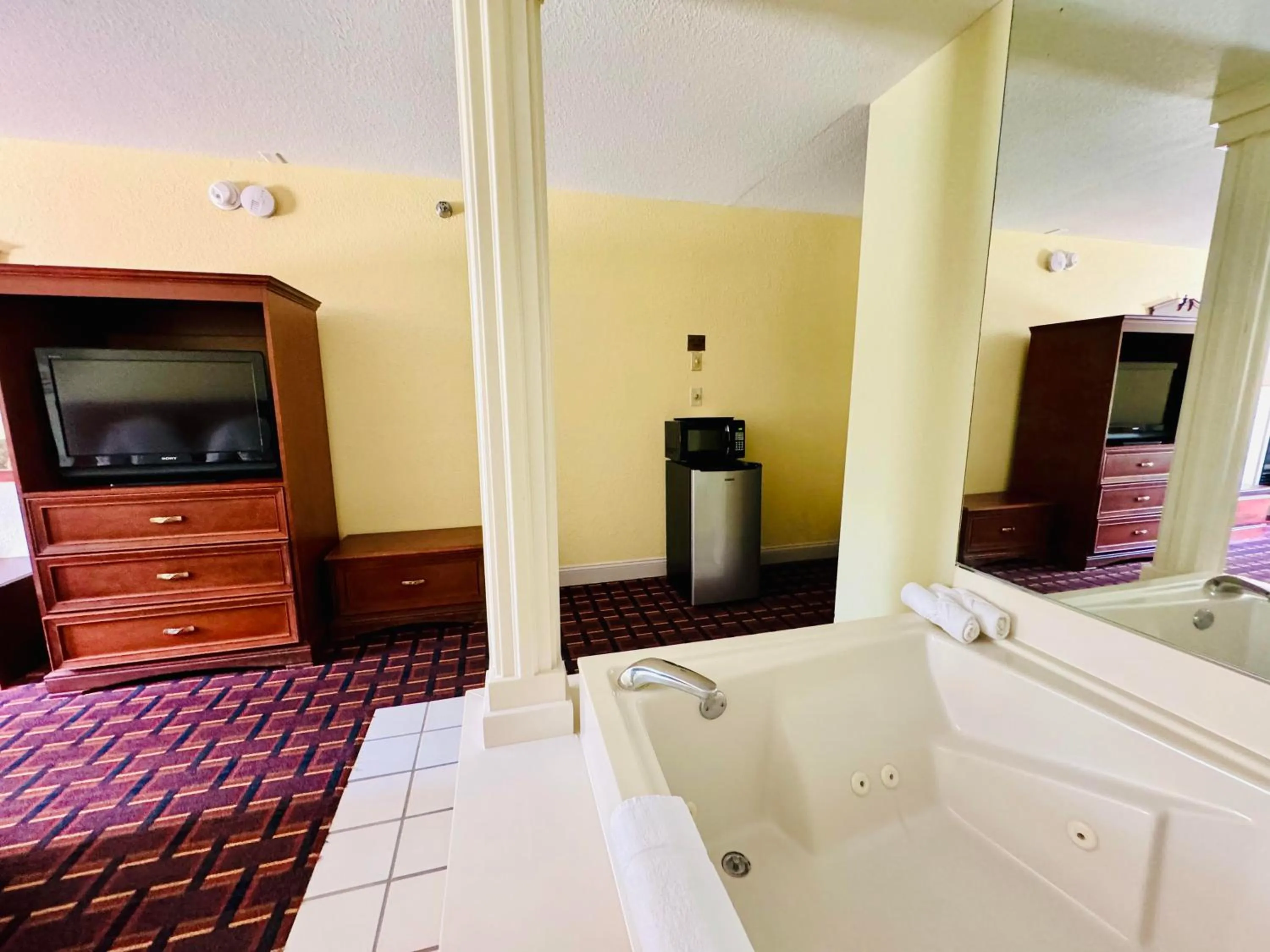 Ozark Inn and Suites