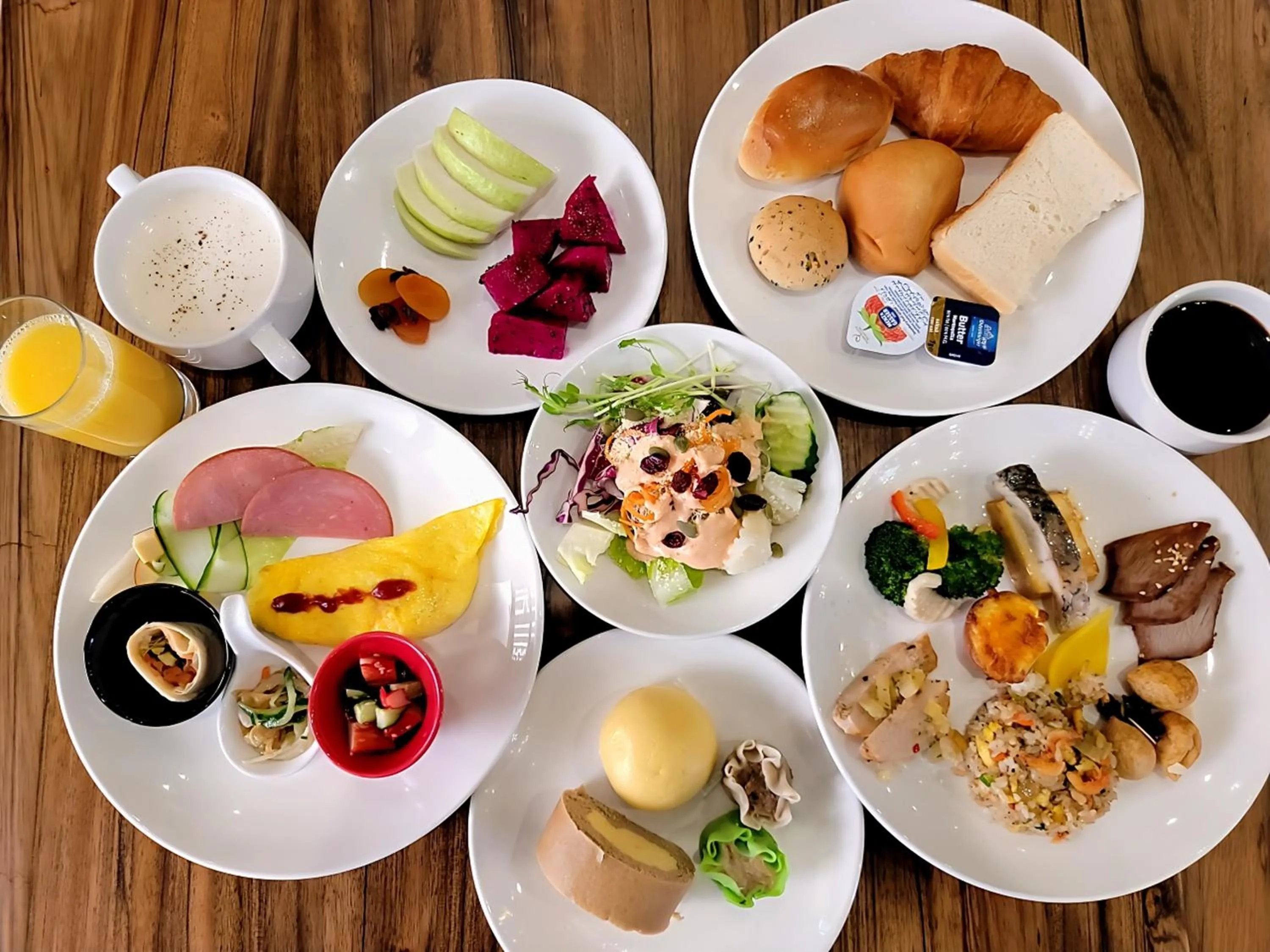 Food and drinks in Freedom Design Hotel