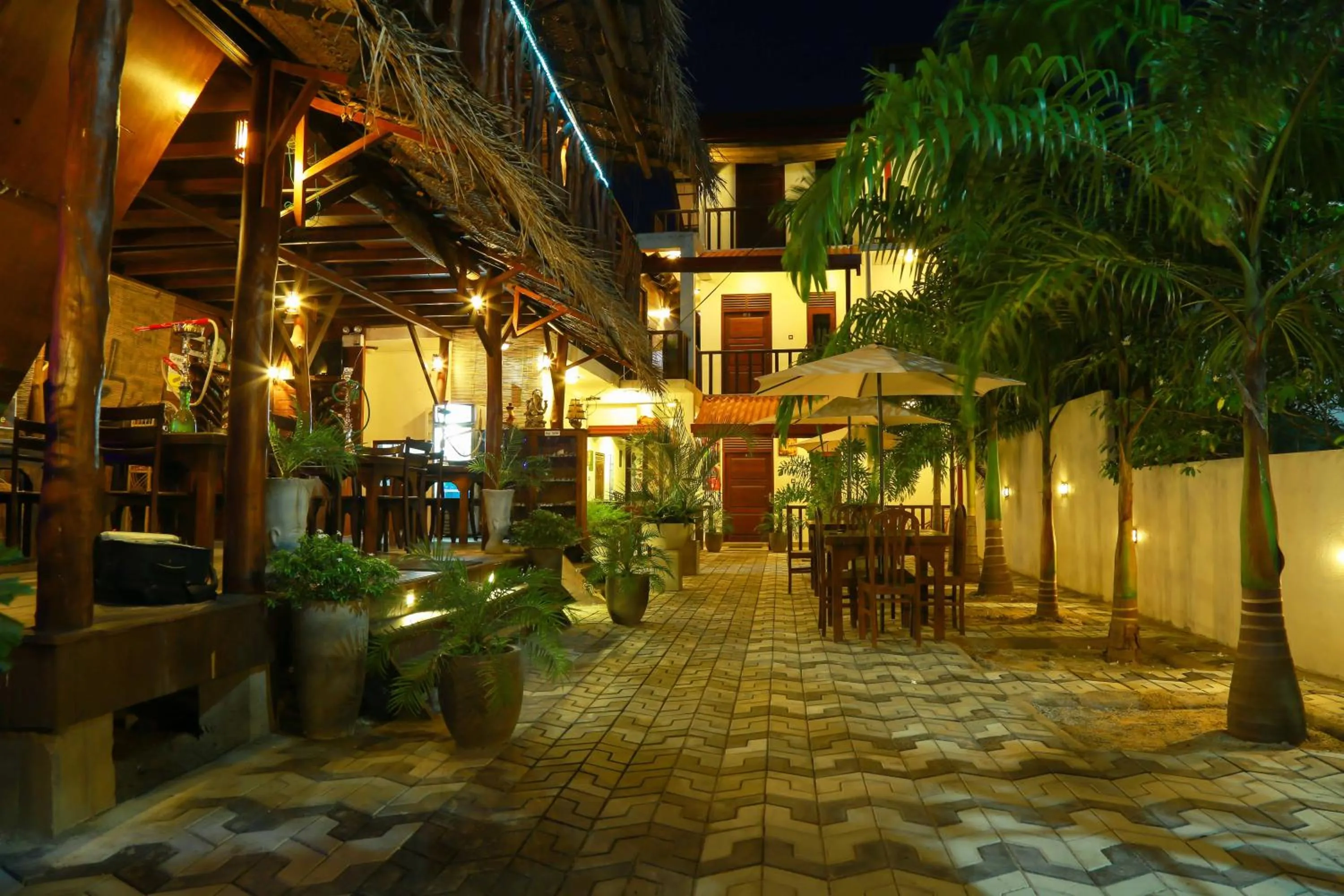Restaurant/places to eat in Coco Palm Villa and Cabanas