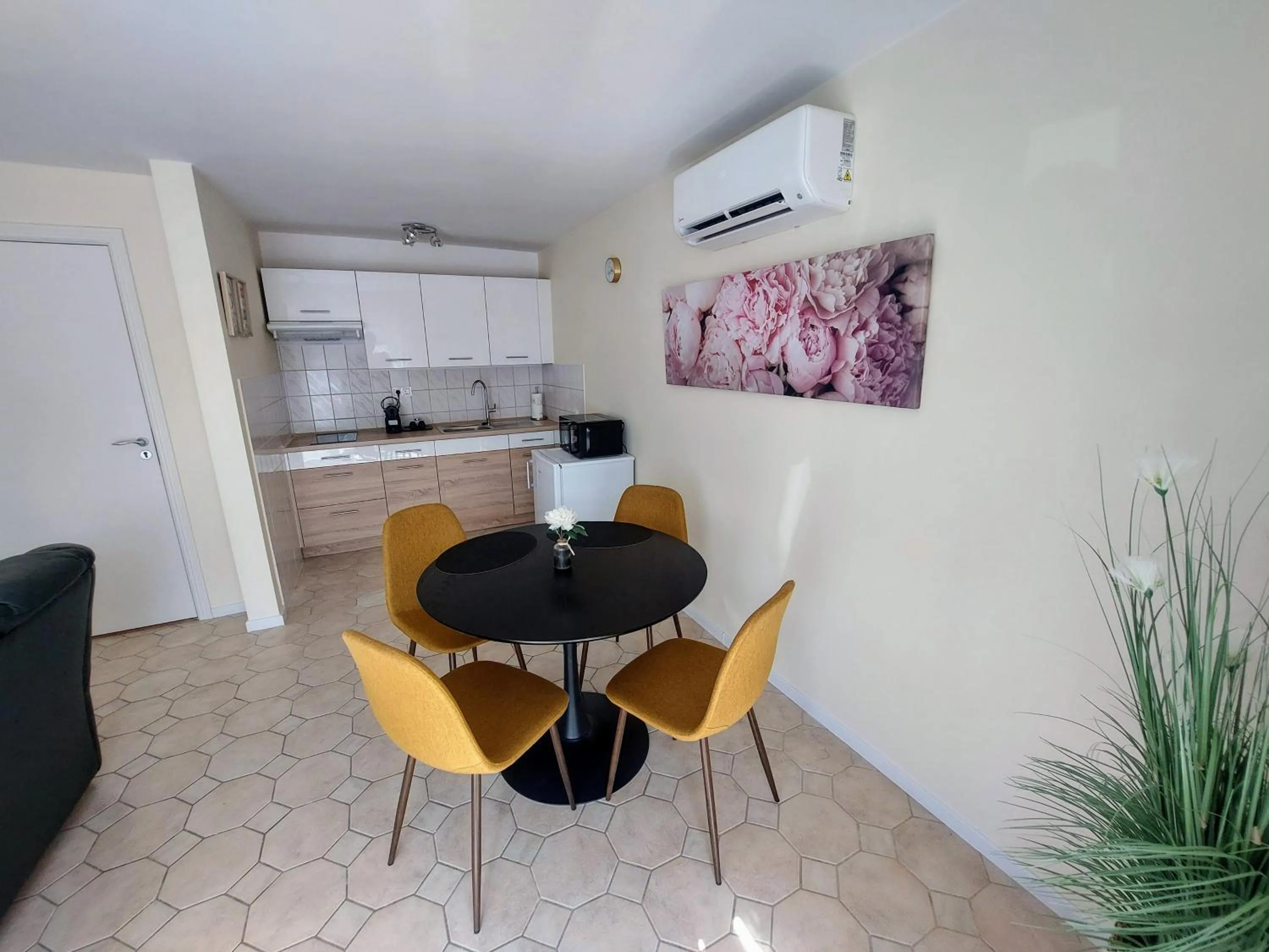 Kitchen or kitchenette in Bük City Apartments - Bük - Bükfurdő