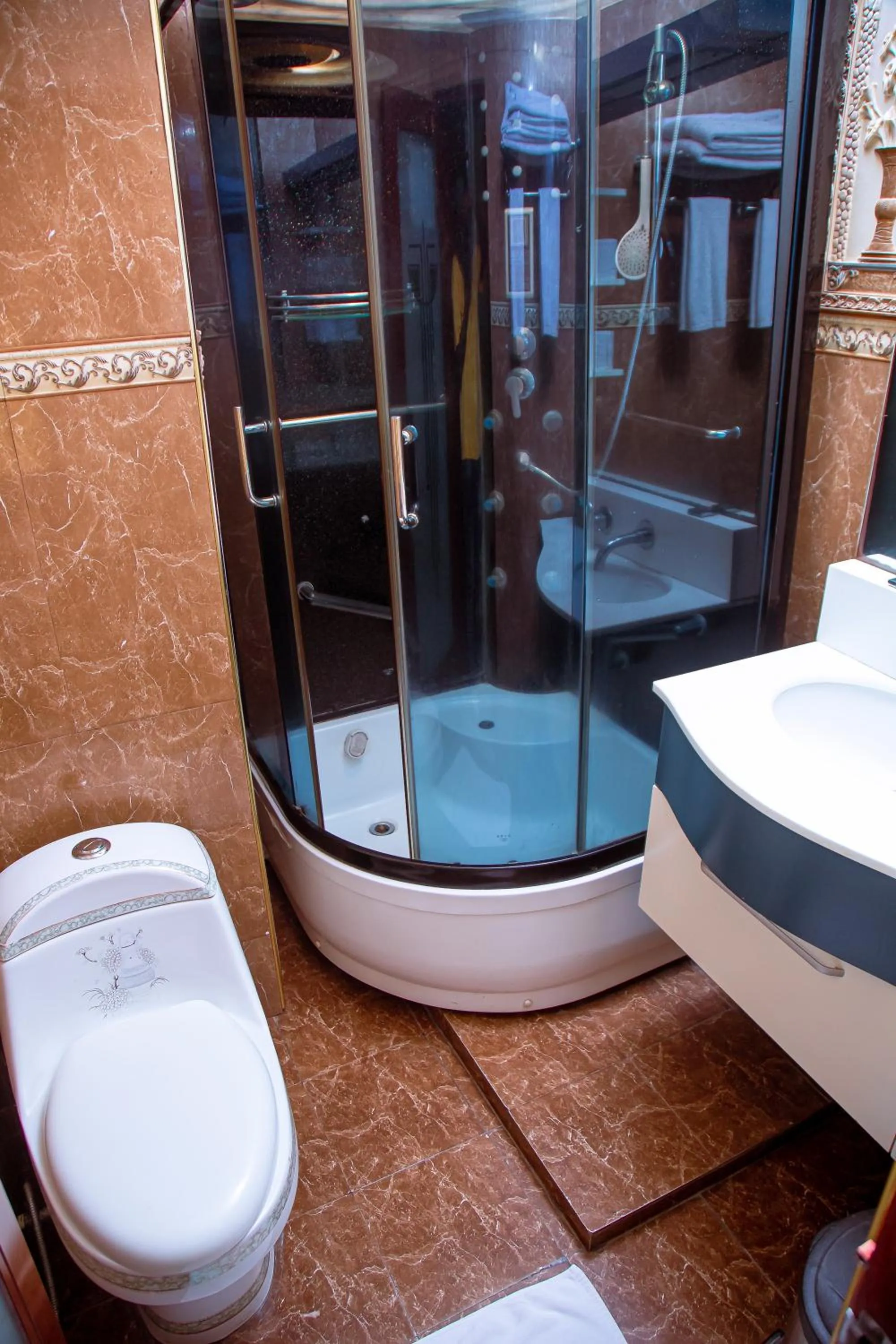 Shower in Greenlight Hotel