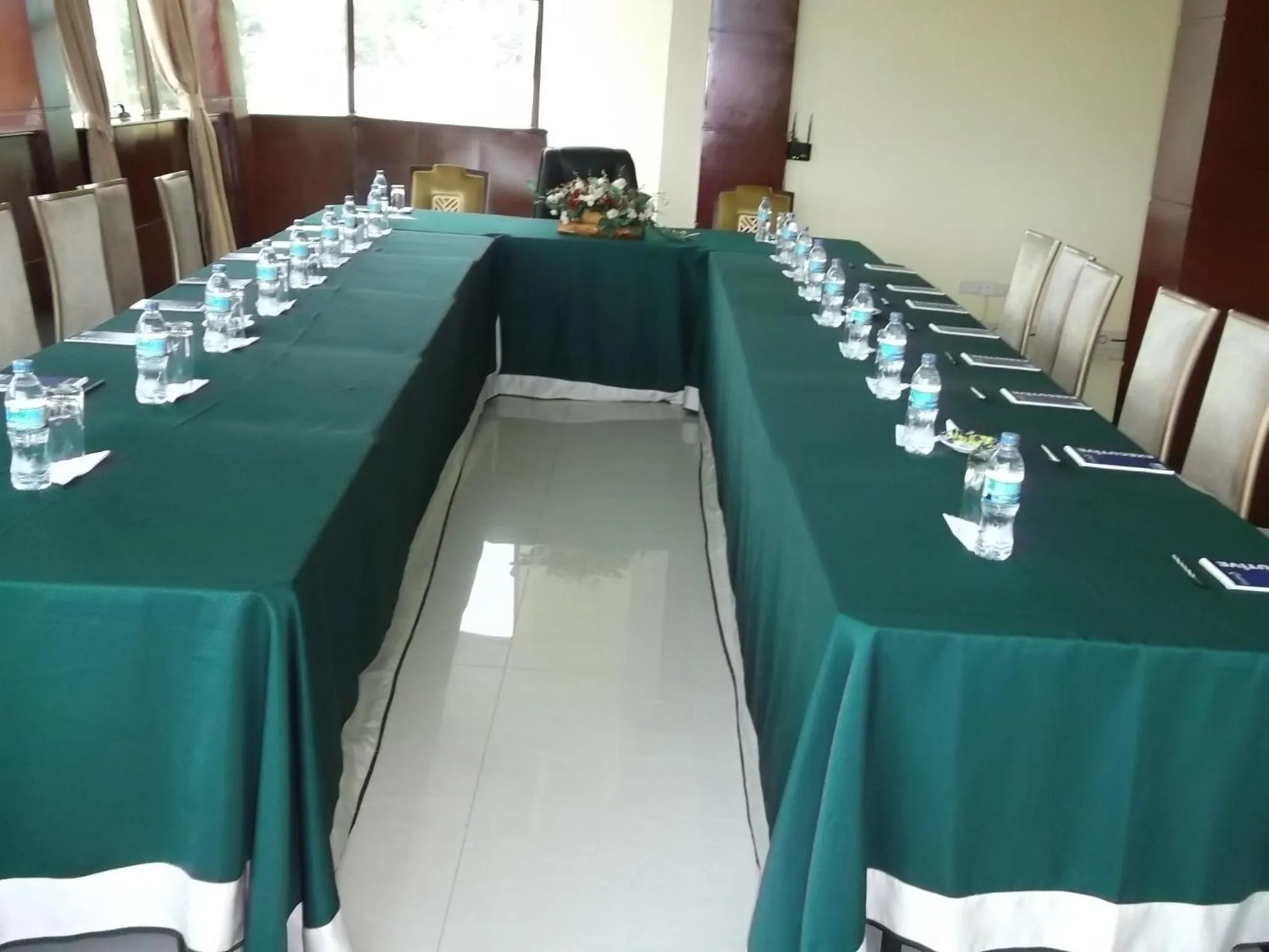 Business facilities in Greenlight Hotel