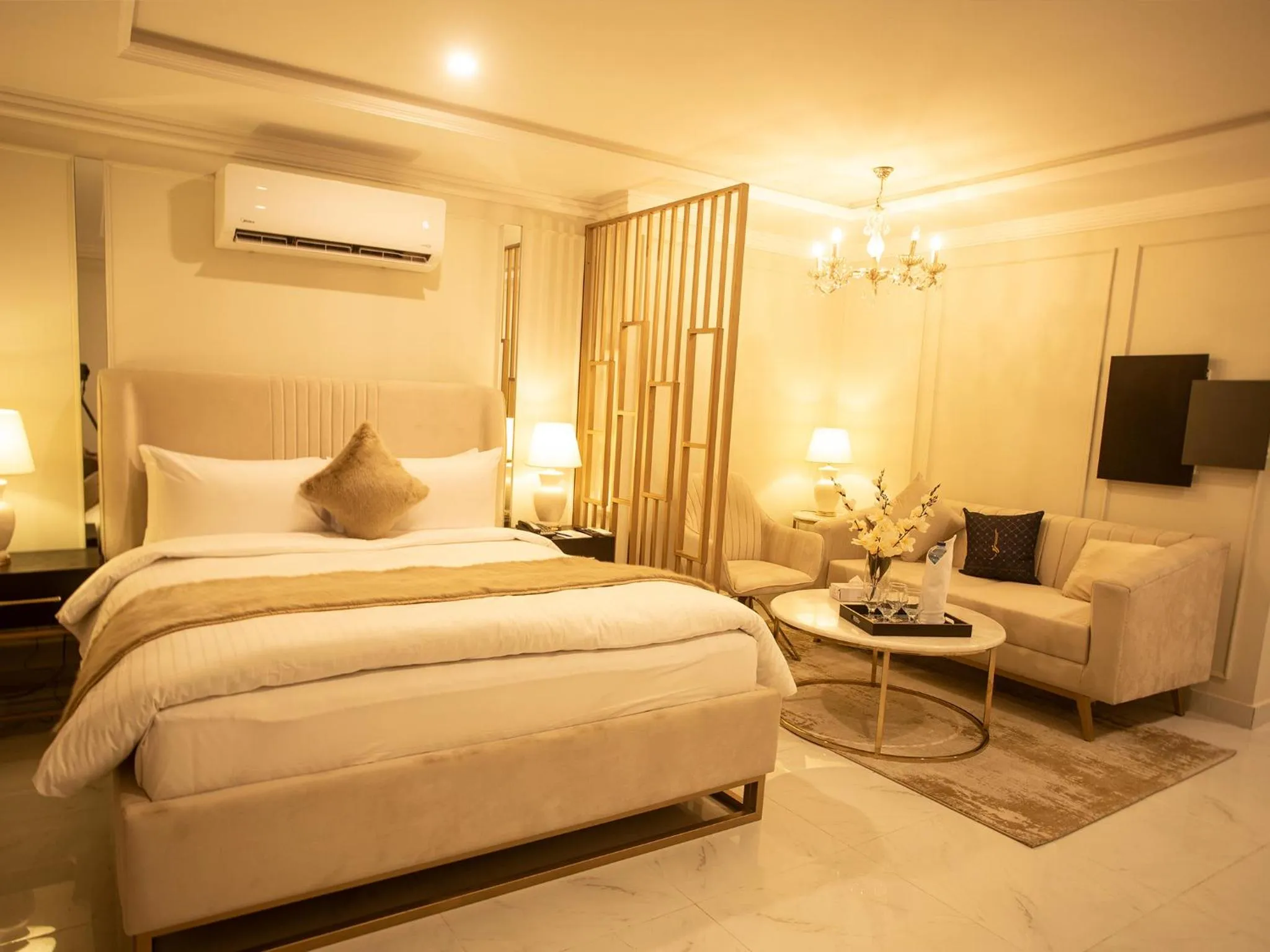 Bed in Toor Hotel Apartments