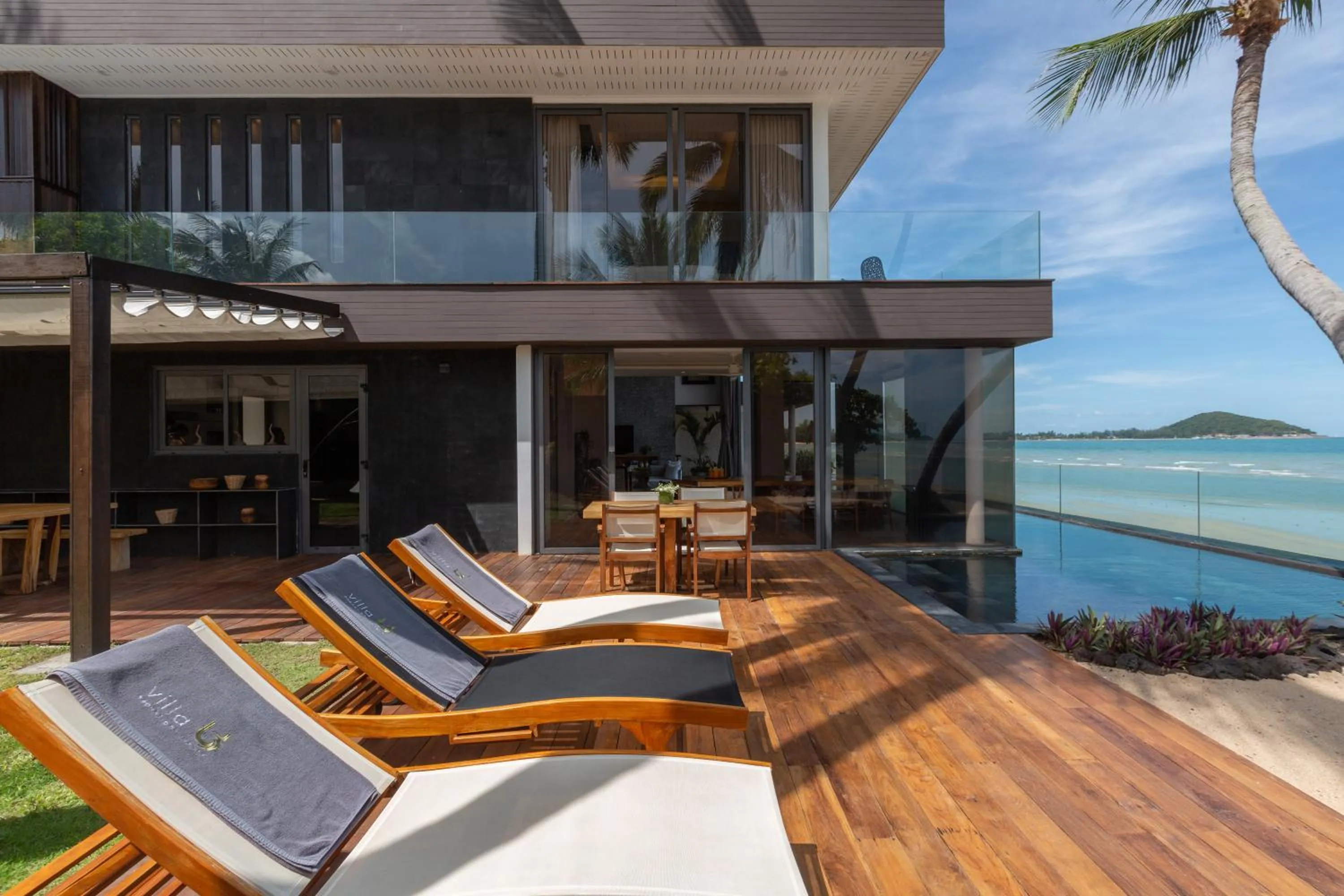 Sea view in Villa U - 3BR Beachfront Haven