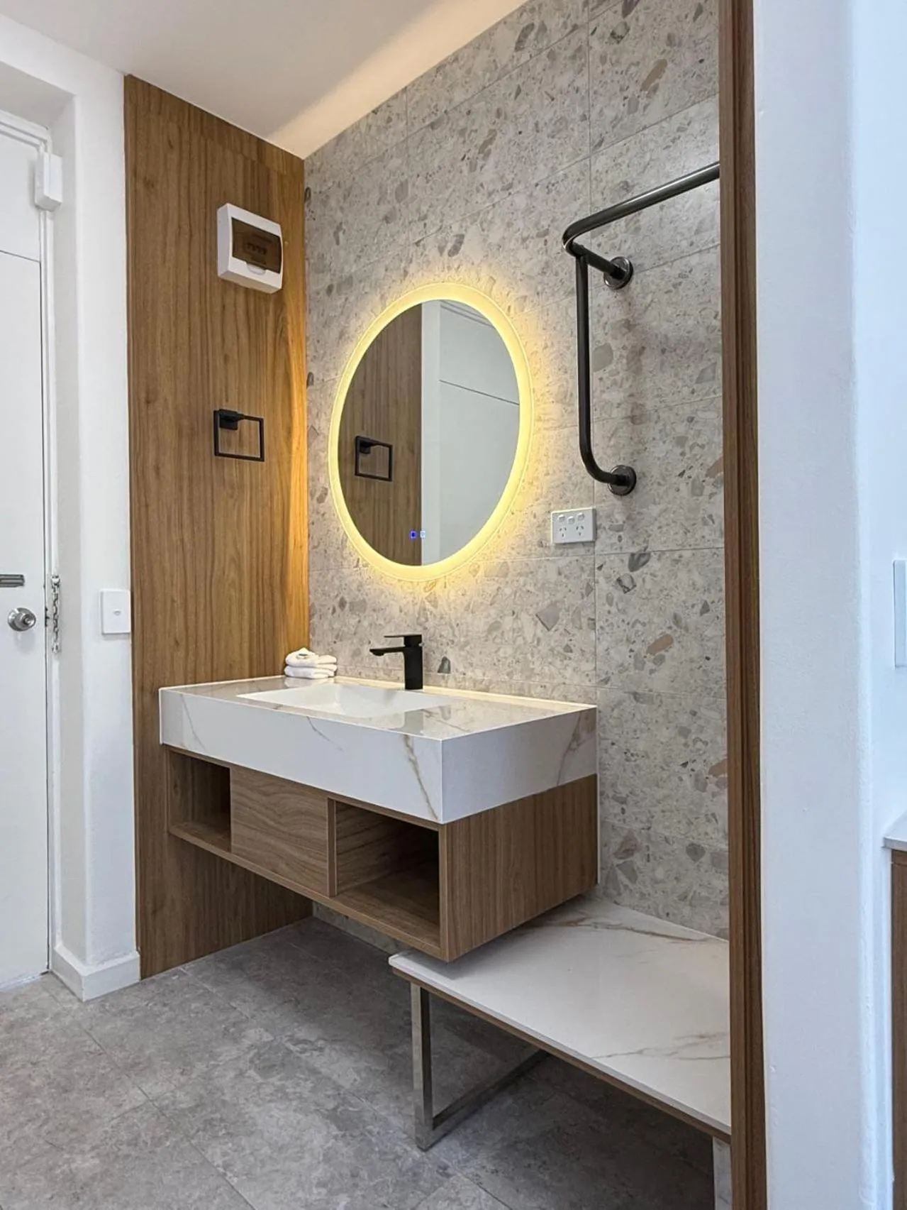 Bathroom in Kingsway Motel Geelong