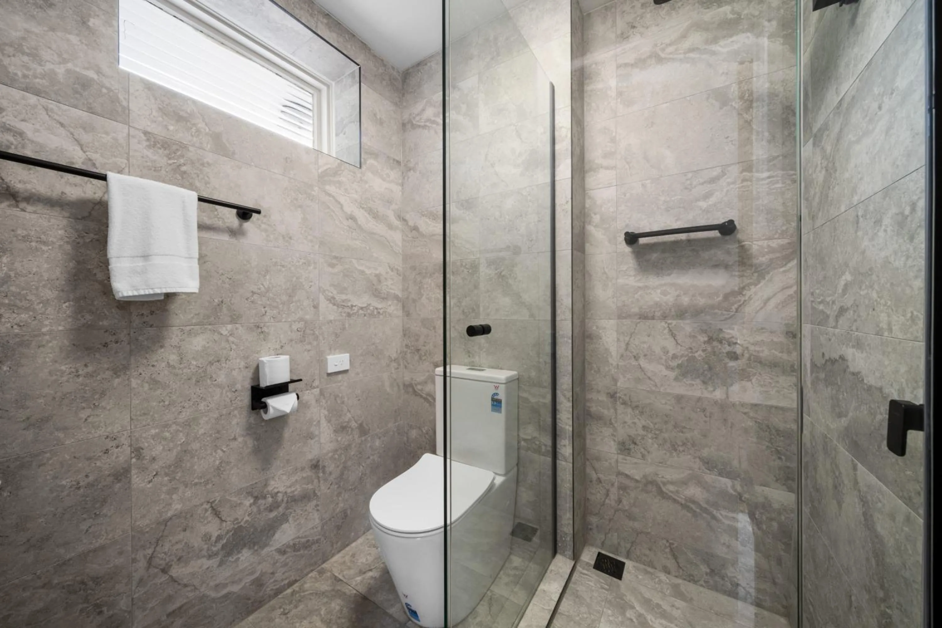 Shower in Kingsway Motel Geelong