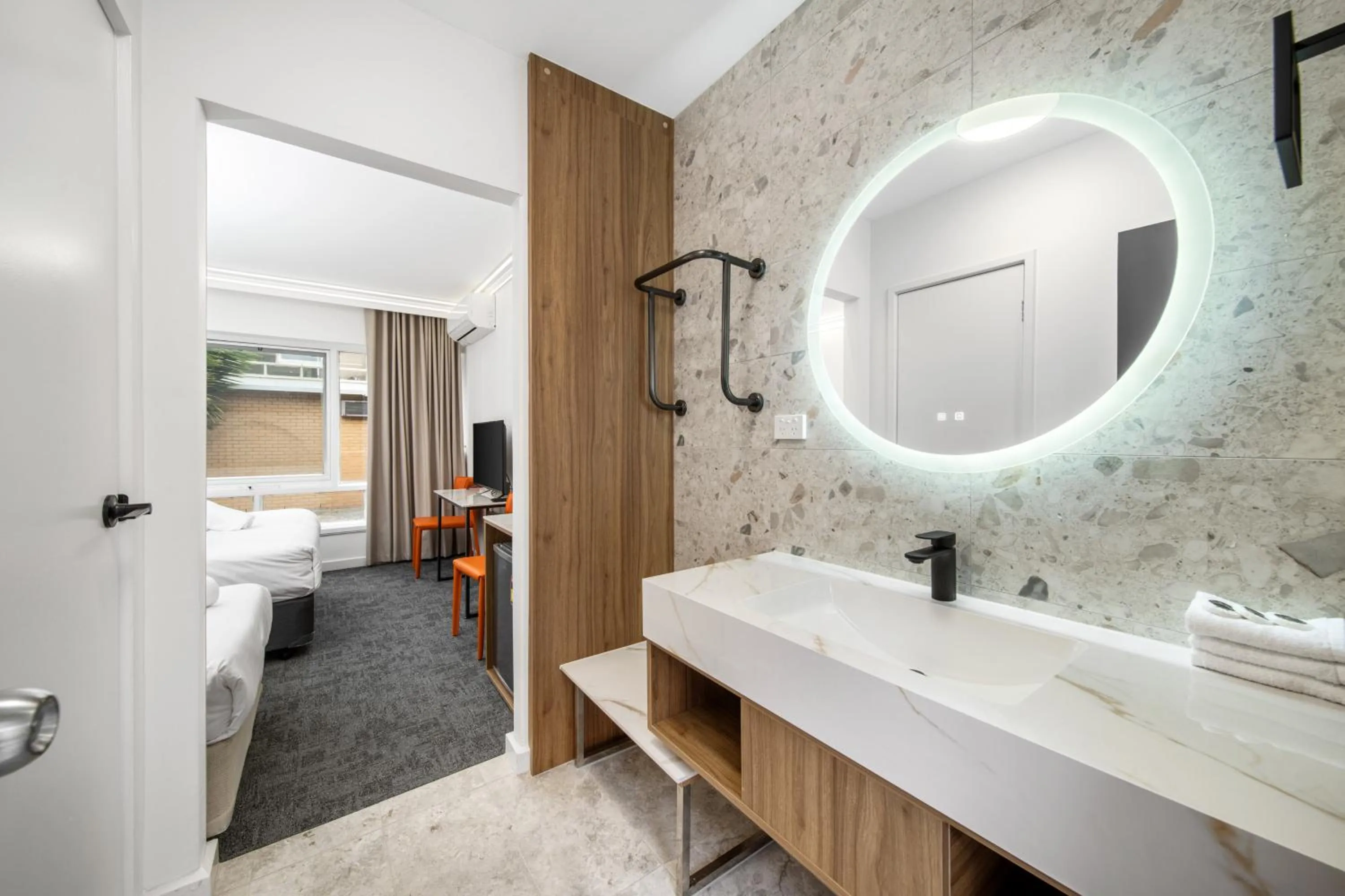 Bathroom in Kingsway Motel Geelong