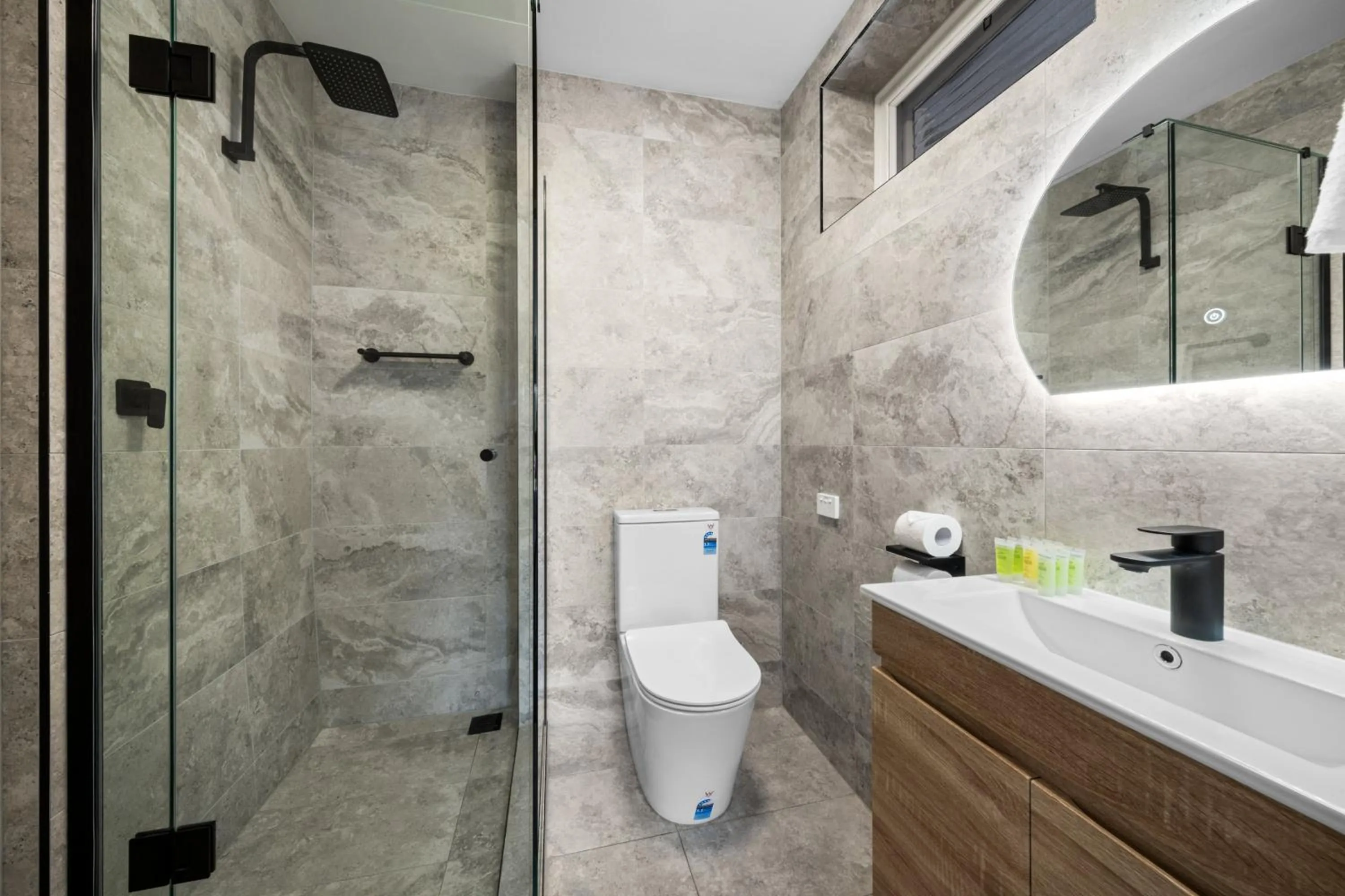 Shower in Kingsway Motel Geelong